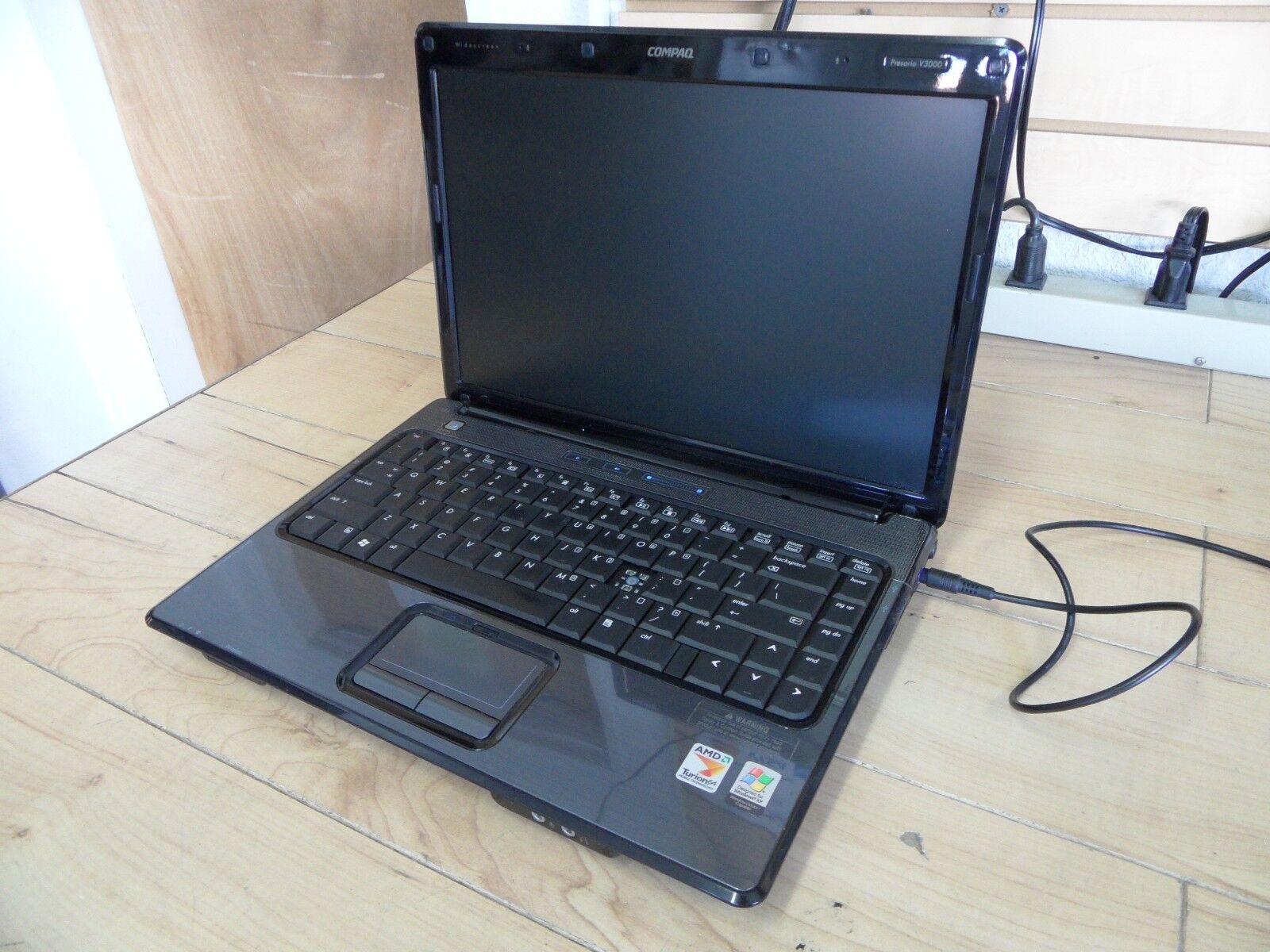 Compaq Presario V3000 4 Parts Nothing On Screen Hard Drive Wiped Lights Came On*