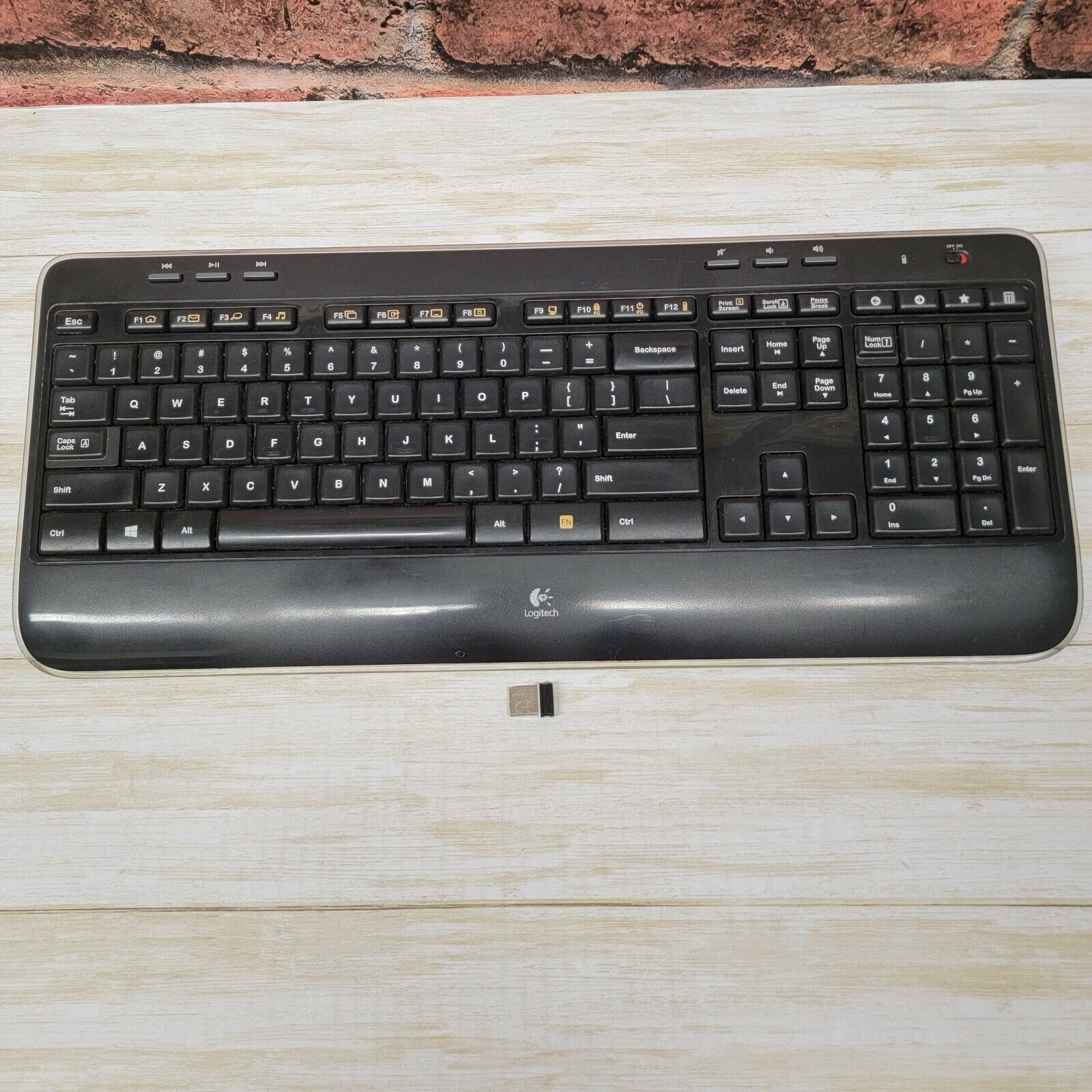 Genuine Logitech K520 Wireless Desktop Computer Keyboard Y-R0012 w/ USB Receiver