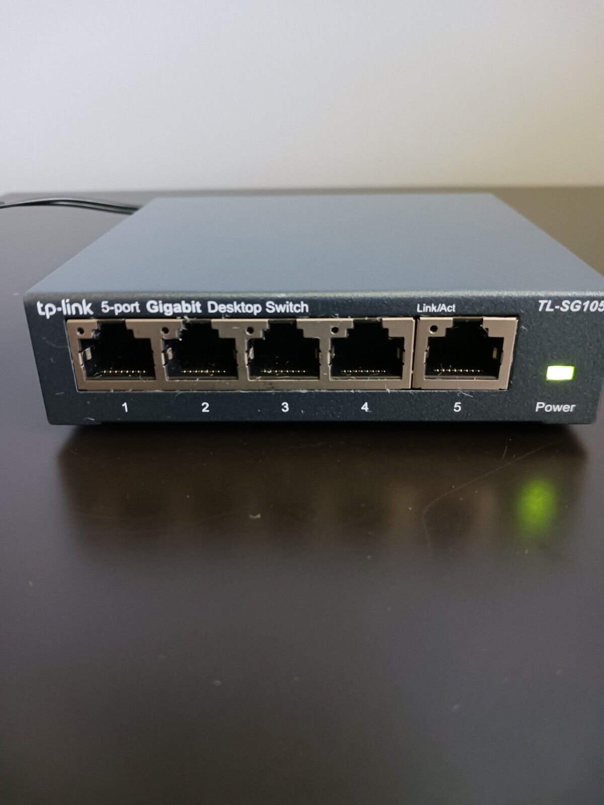 TP-Link TL-SG105 5-Port Gigabit Desktop Switch Powers On But Is Untested 