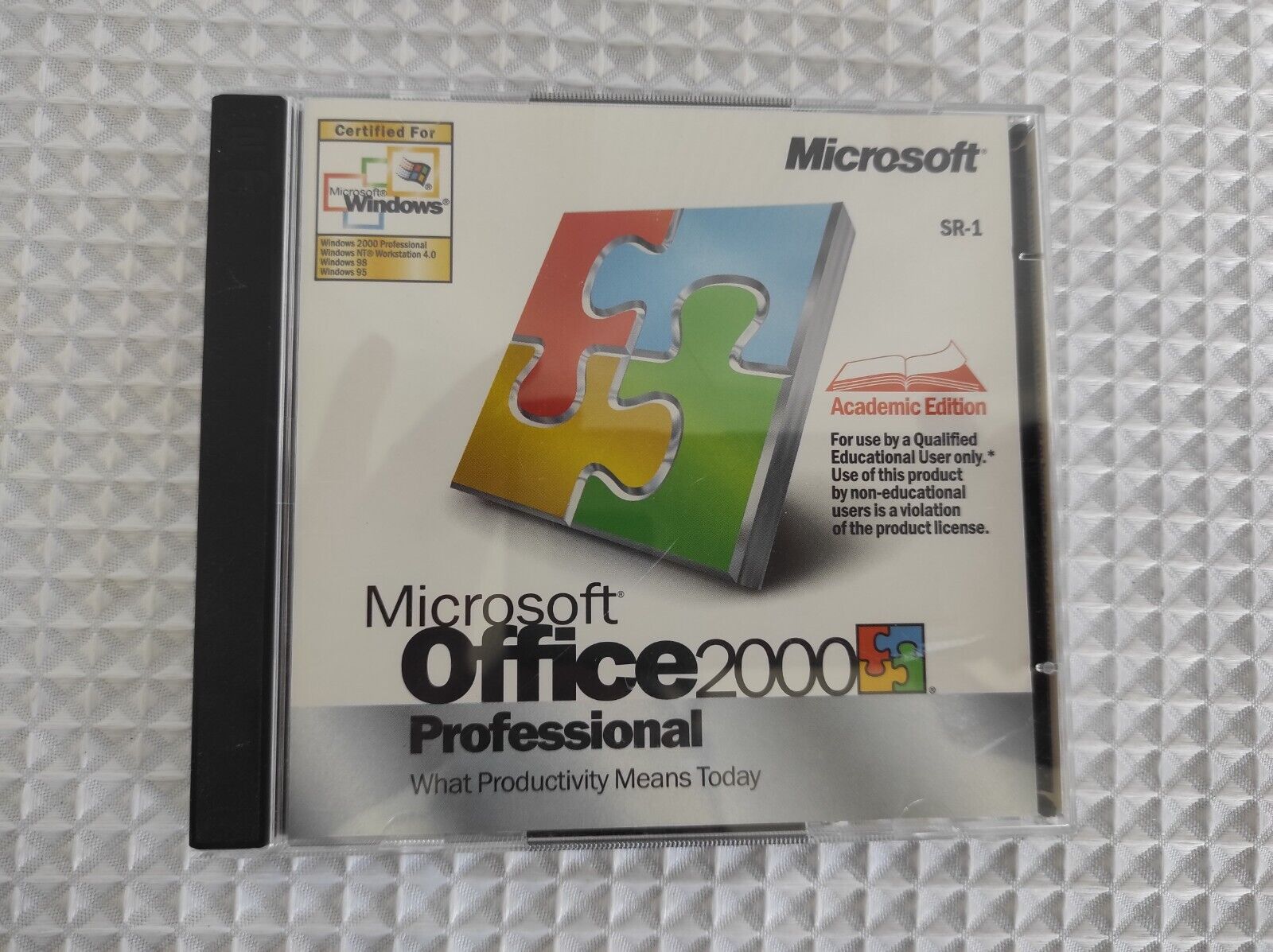 Microsoft Office 2000 Professional, Academic Edition, with COA