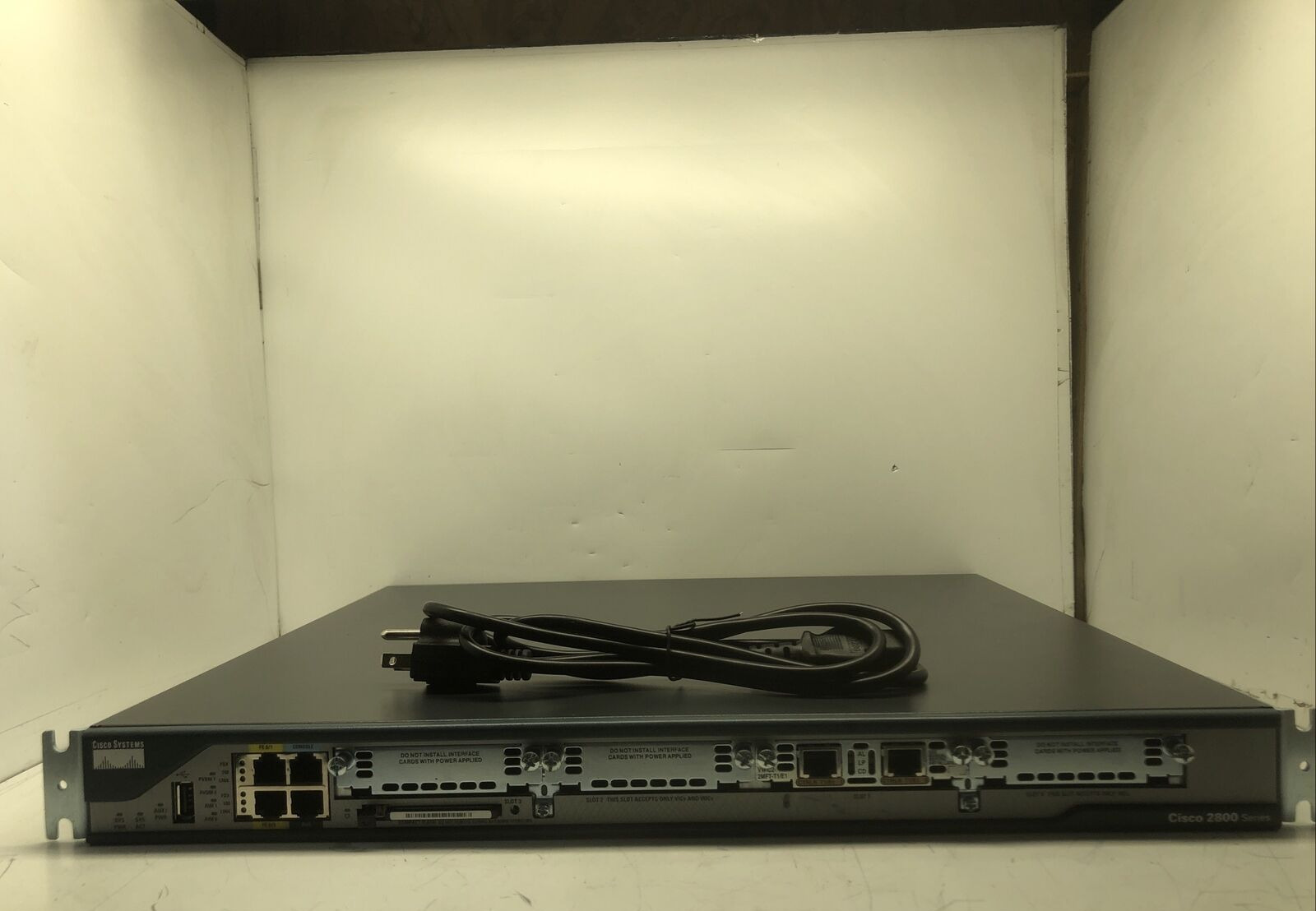 Cisco 2801 Integrated Services Router CISCO2801 V05 w/ Power Cord
