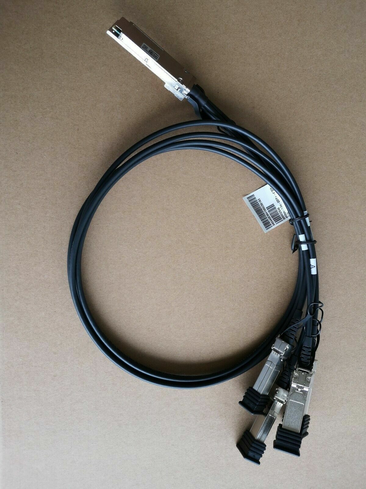 New JG329A - HPE FlexNetwork X240 40G QSFP+ to 4x10G SFP+ 1m DAC Cable