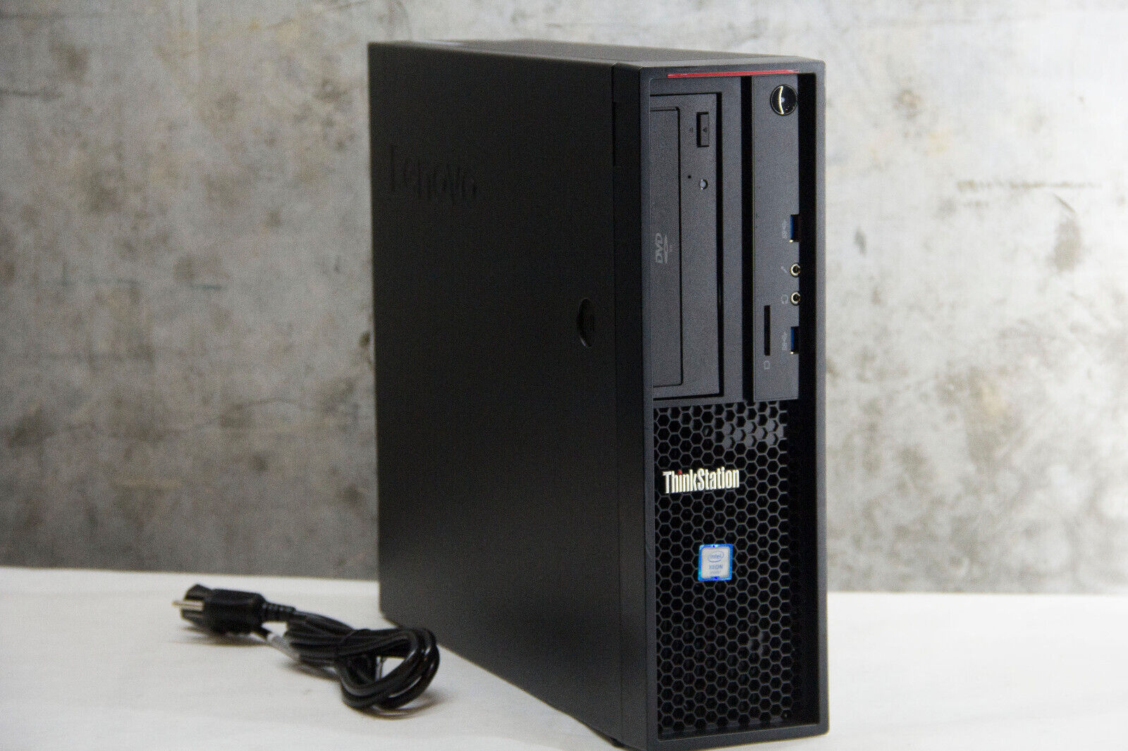 Lenovo ThinkStation P320, Xeon E3-1245V6, 16GB Ram, 6TB HDD, Quadro P620, READ