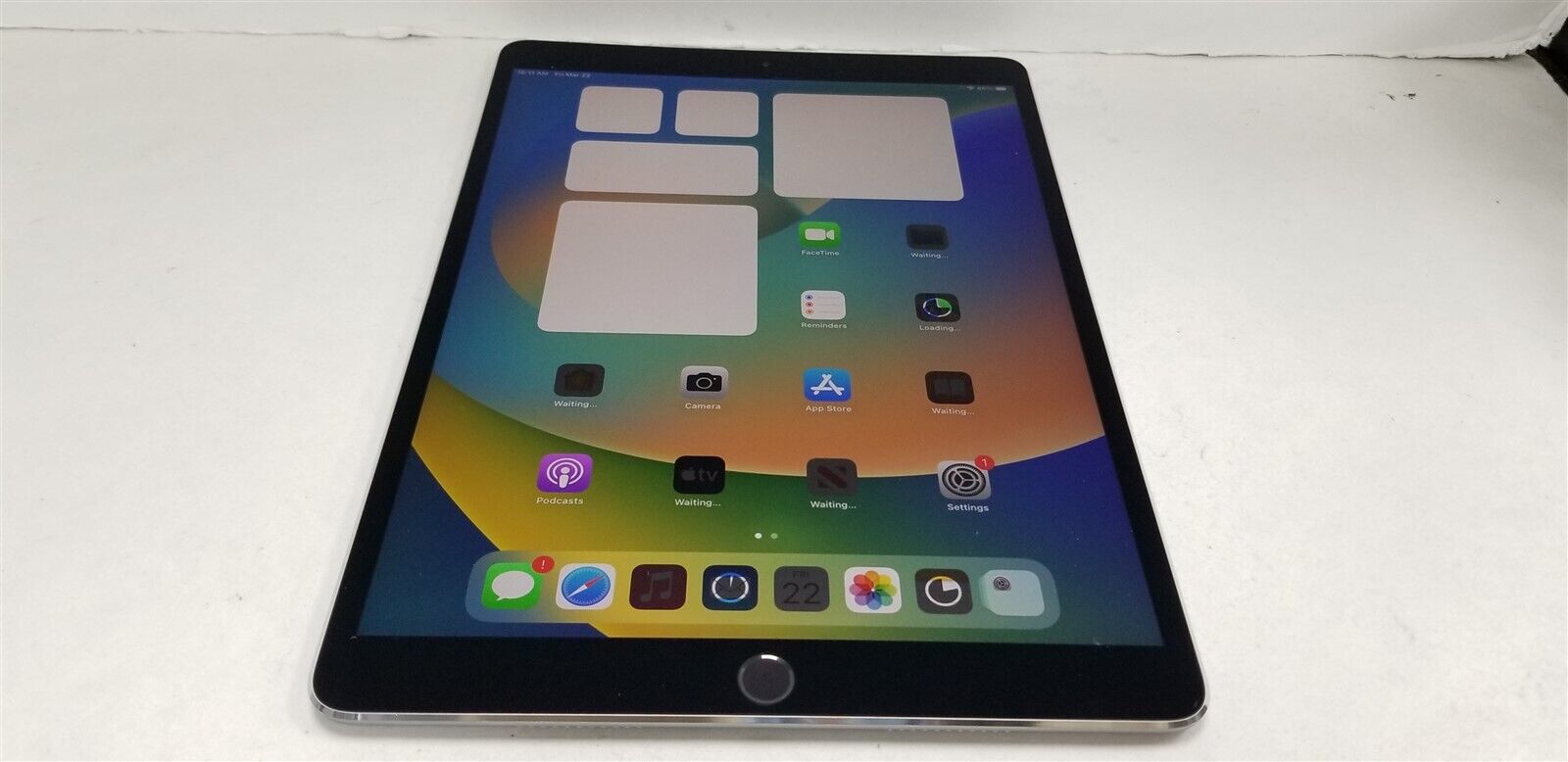 Apple iPad Pro 1st Gen 64gb Space Gray 10.5in A1701 (WIFI) Reduced NW9198
