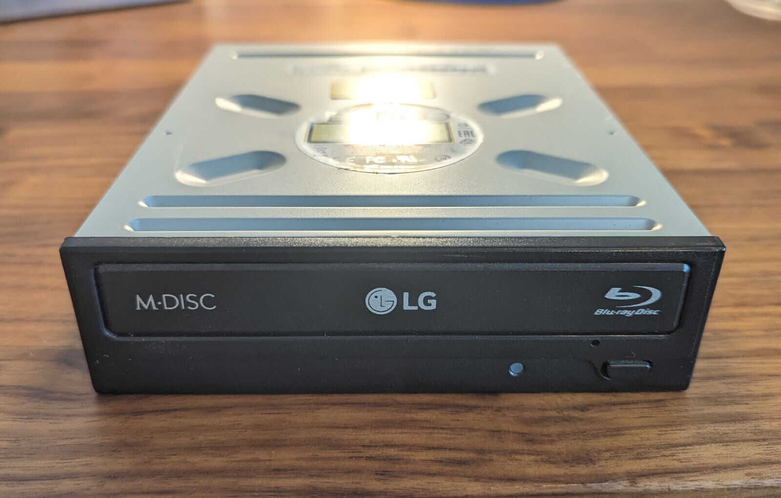 LG WH14NS40 14X Bluray/DVD/CD Internal SATA Rewriter Drive, BDXL, M-DISC Support