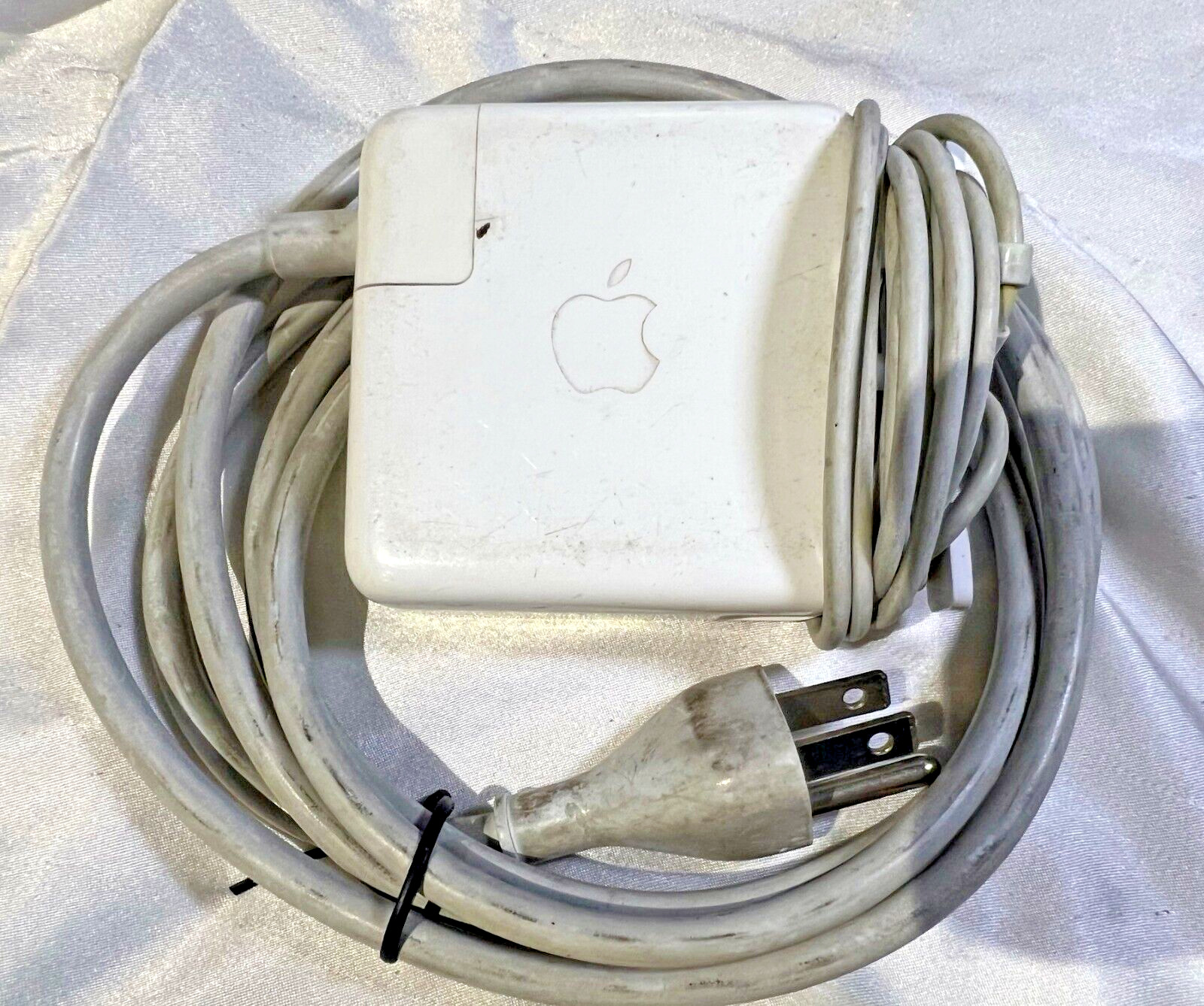 Original APPLE OEM 60W MagSafe1 AC Power Adapter for 13\