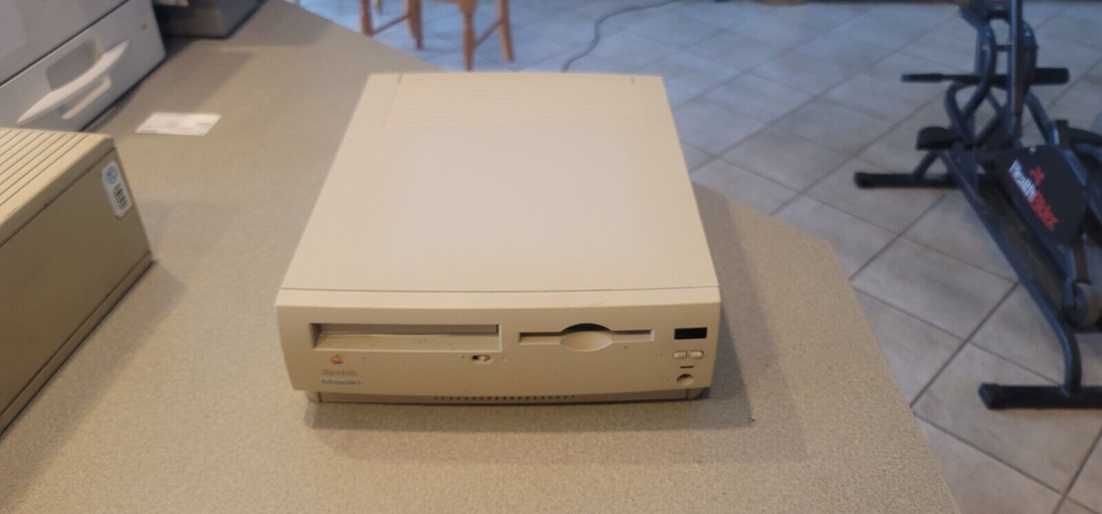Vintage Apple Macintosh Performa 630CD Untested