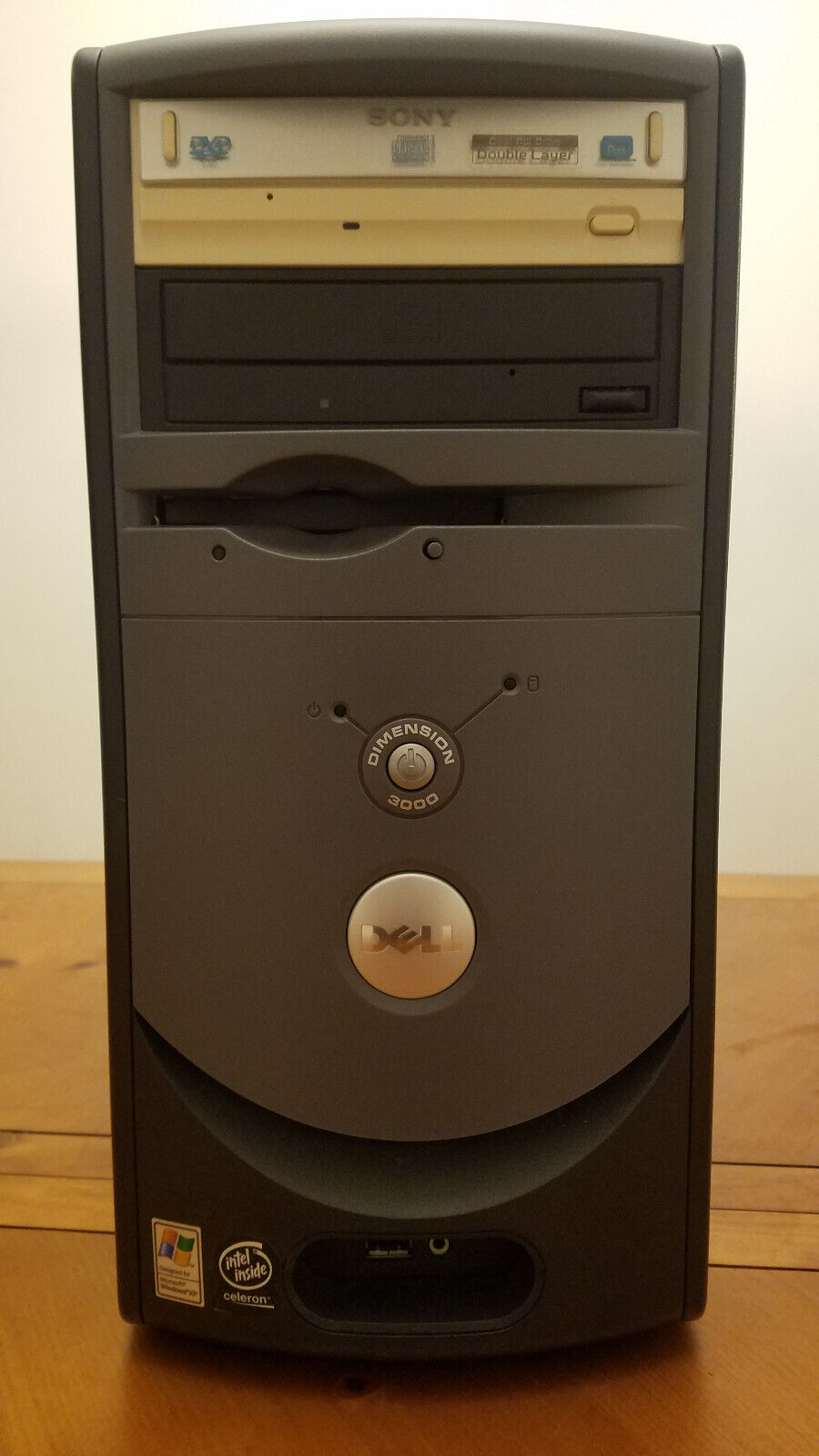 Vintage Dell Dimension 3000 - Windows Vista, Intel Celeron 2.4, 40 Gig HD, NICE