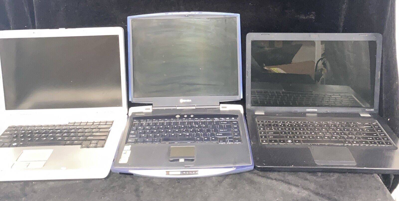 Compaq Toshiba Dell Laptops Lot Of 3 For Parts Not Working 