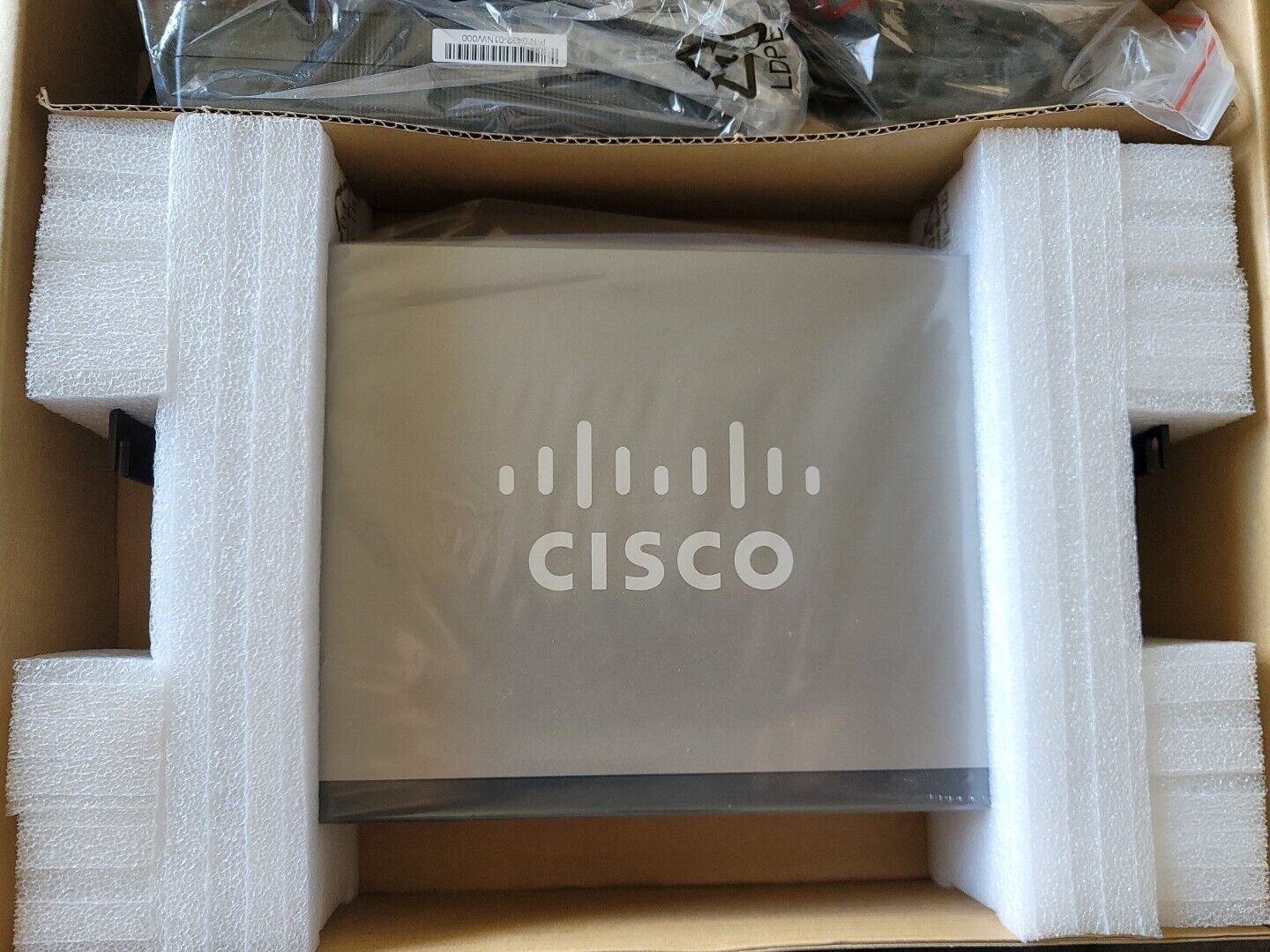 CISCO SF302-08P 8-PORT 10/100 POE MANAGED SWITCH, with power, mount, manual