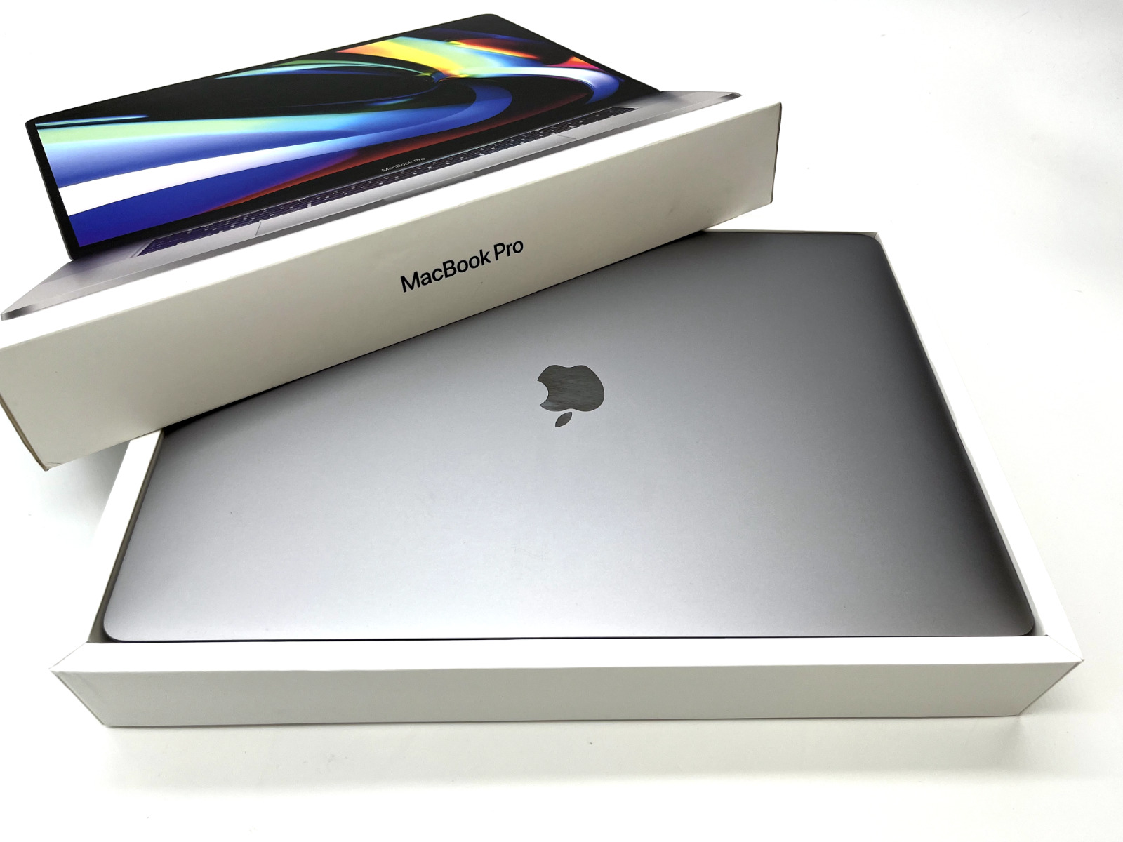OPEN BOX MacBook Pro Touch 16 inch 2.4GHz 8 Core i9 64GB 1TB SSD 5500M 2019/2020