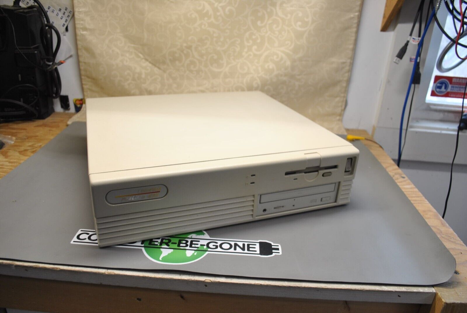 Compaq Prolinea 4/33 Desktop Computer 