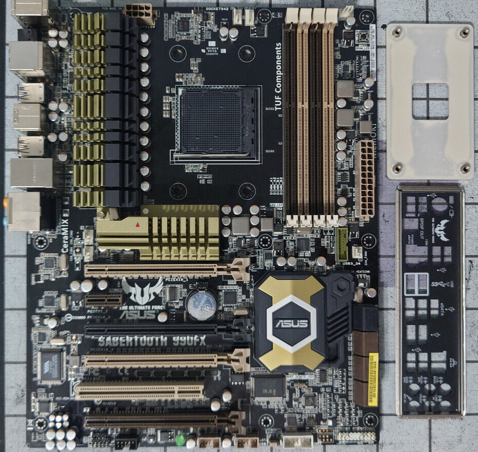 ASUS Sabertooth 990FX rev 1.01 AMD AM3+ Motherboard w/ CPU Backplate&I/O Shield