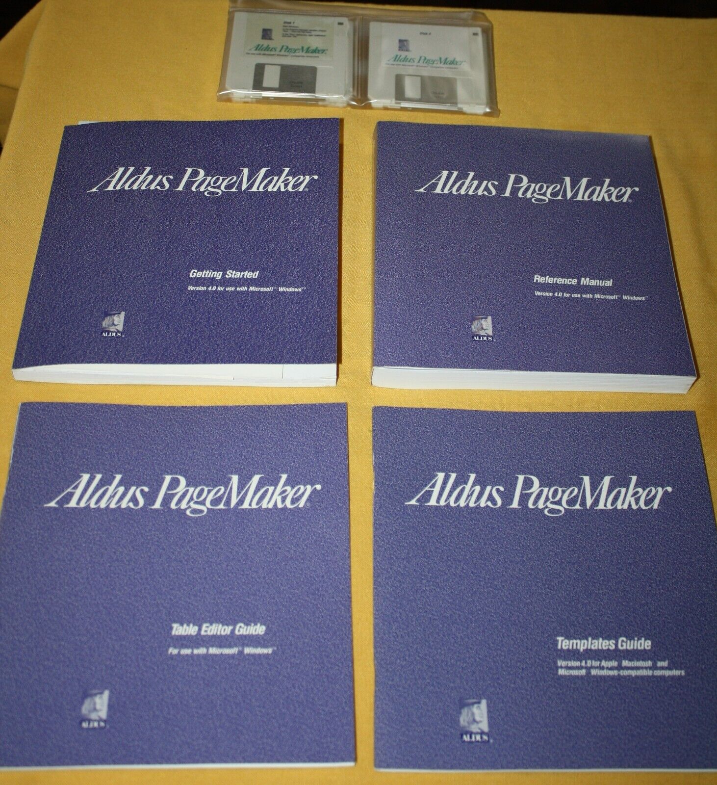 Aldus PageMaker v4.0 - 1991 (7 manuals and 7 disks)