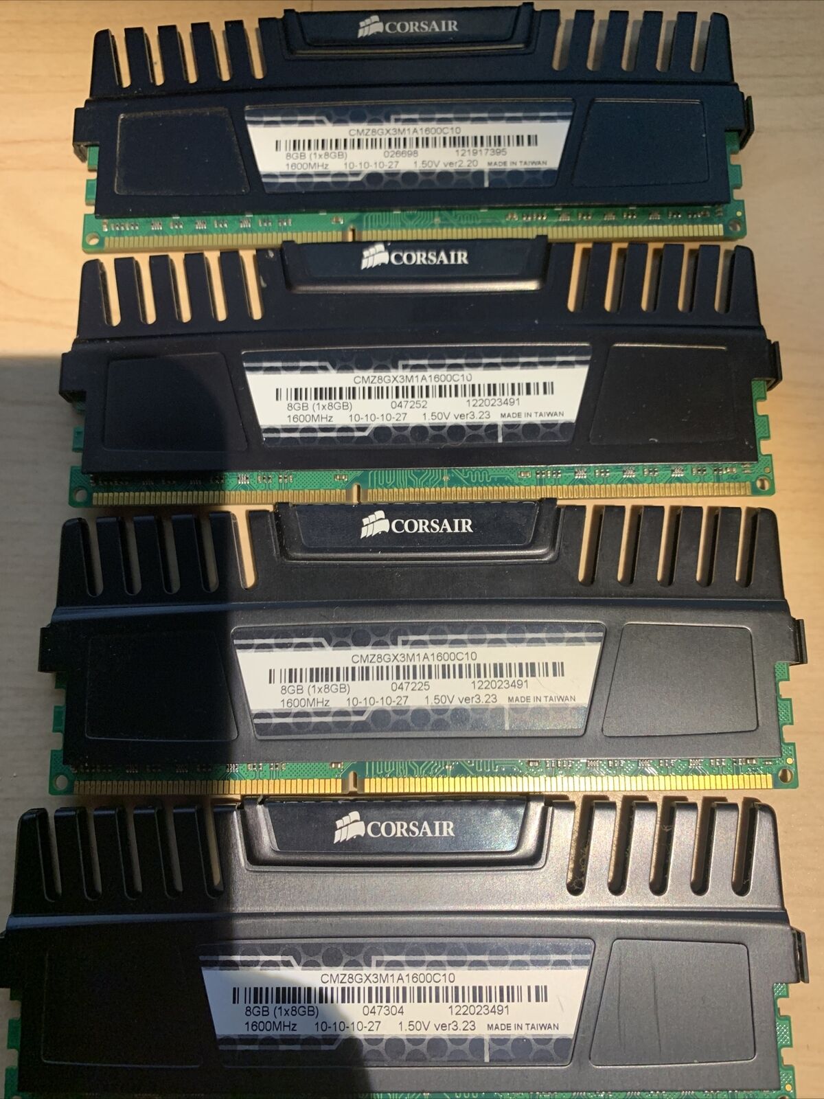 32 Gb 4 X 8gb Corsair Vengeance. Please See The Photo For More Specs