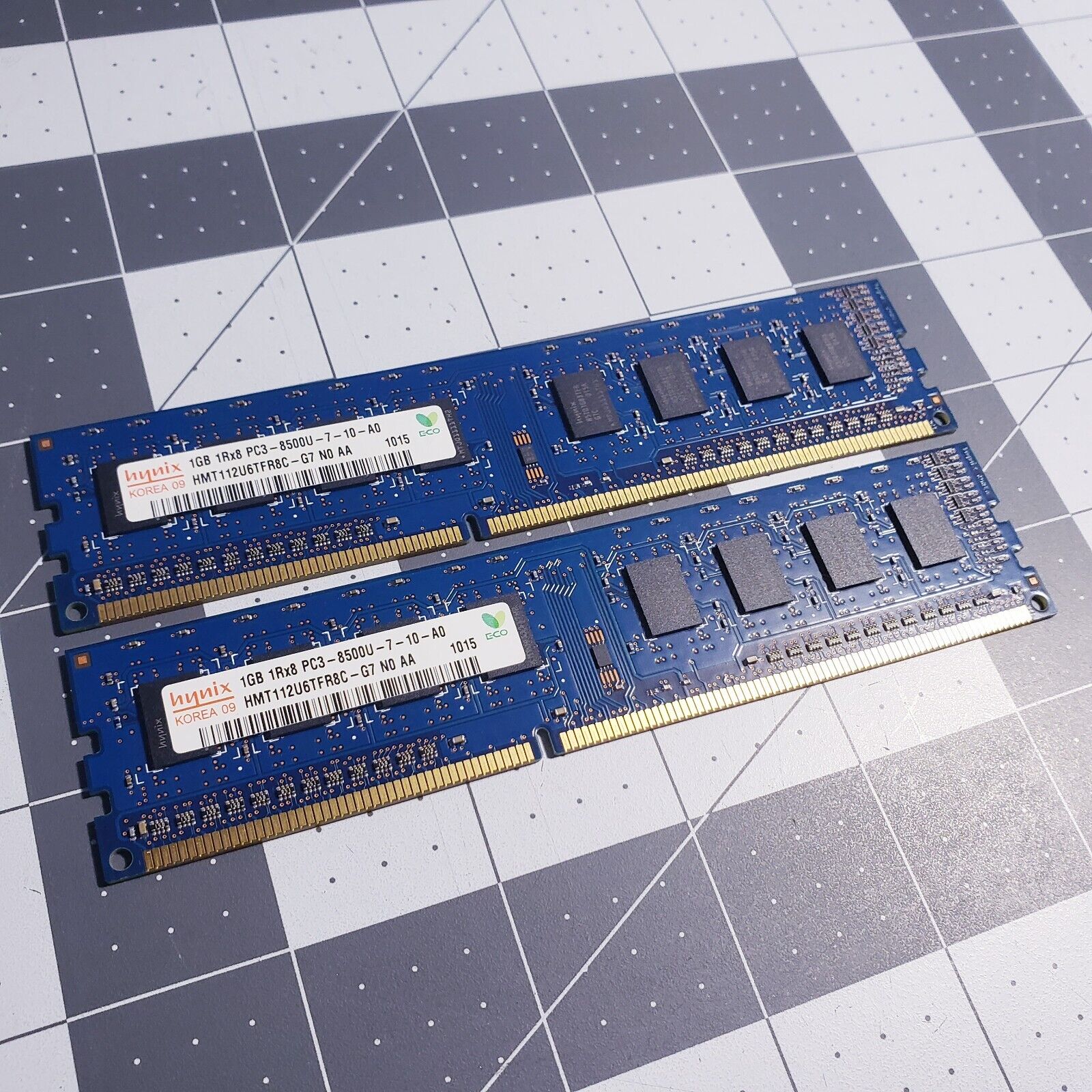 Lot( 2 ) 1GB Hynix HMT112U6BFR8C-G7 1Rx8 PC3-8500U DDR3 non-ECC Desktop RAM.