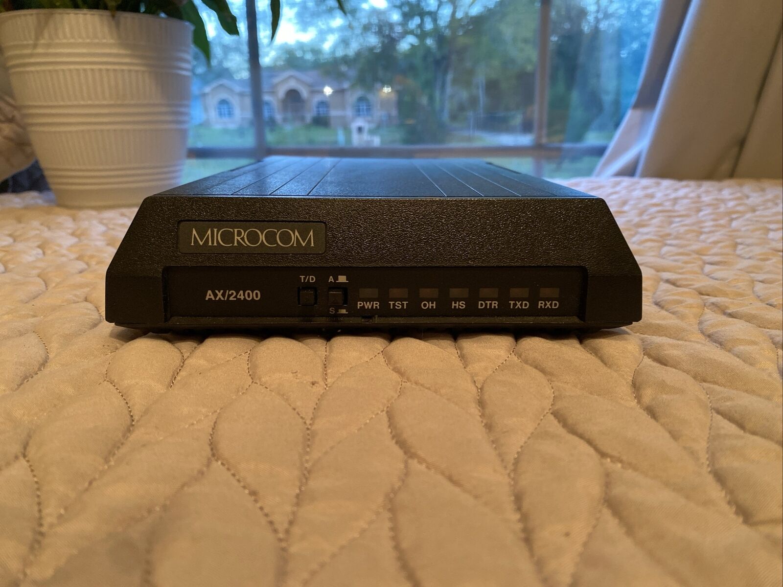 MICROCOM AX/2400 Modem. Non C Model. Very Rare No Power Cable