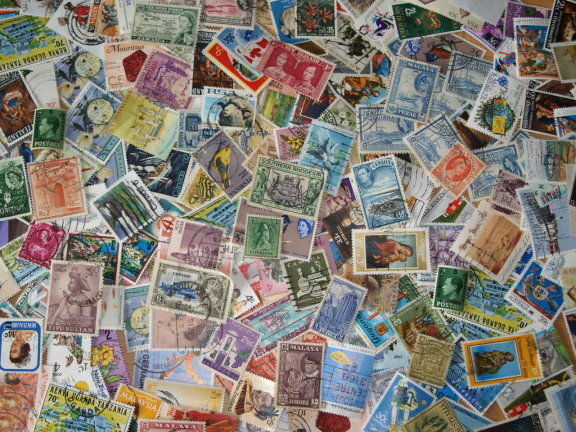 1000 British Commonwealth Stamps ~ Kiloware Mixture