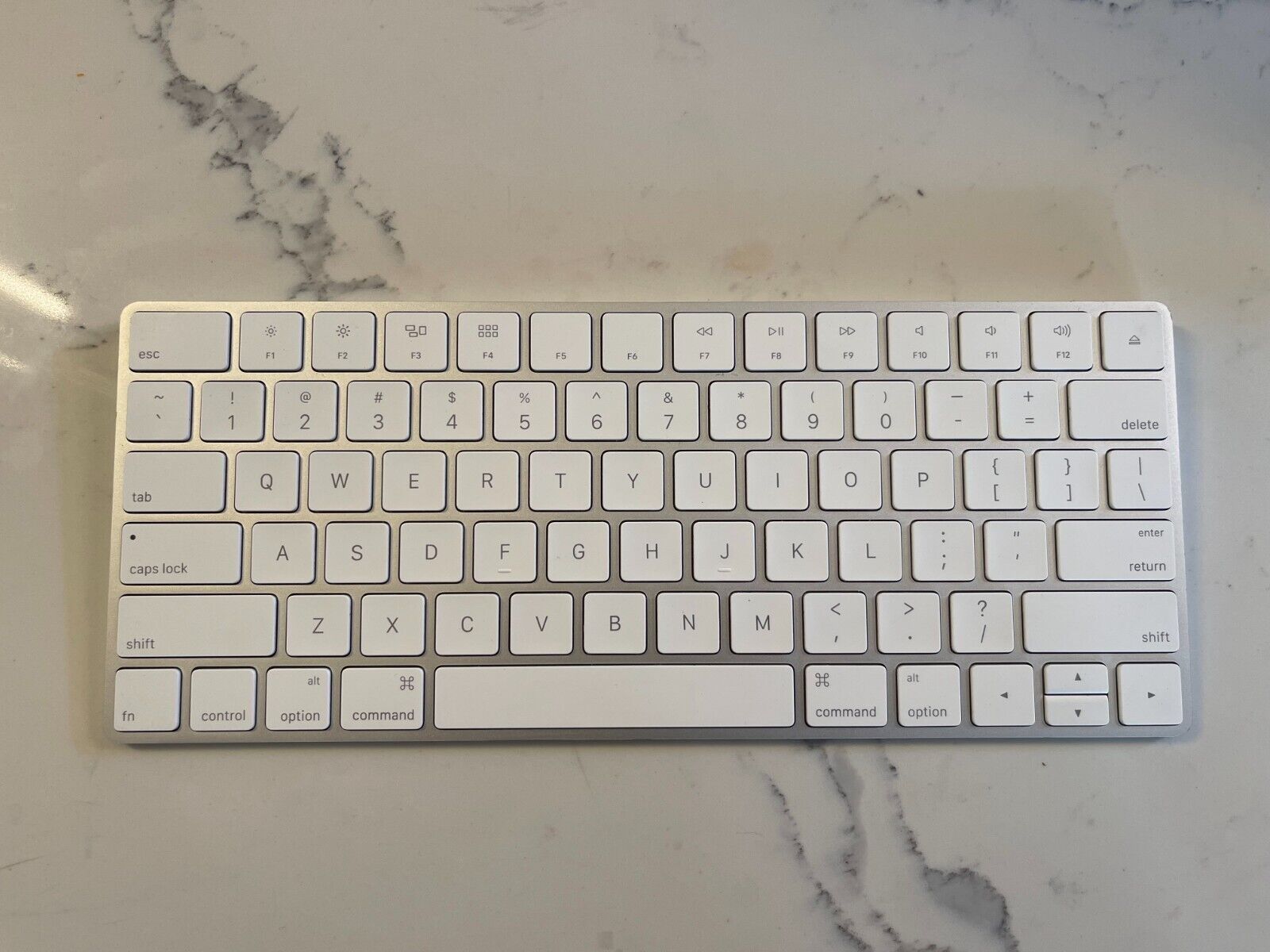 Apple Magic Keyboard 2 A1644 Genuine Good Condition