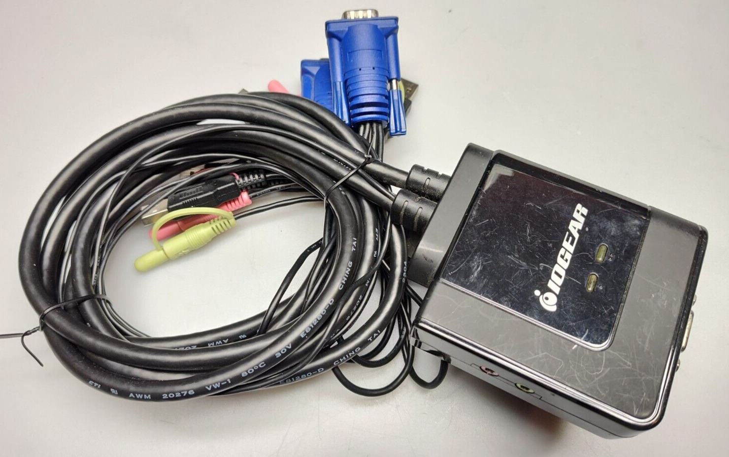 IOGear GCS72U 2-Port External USB KVM with audio and mic easy switch