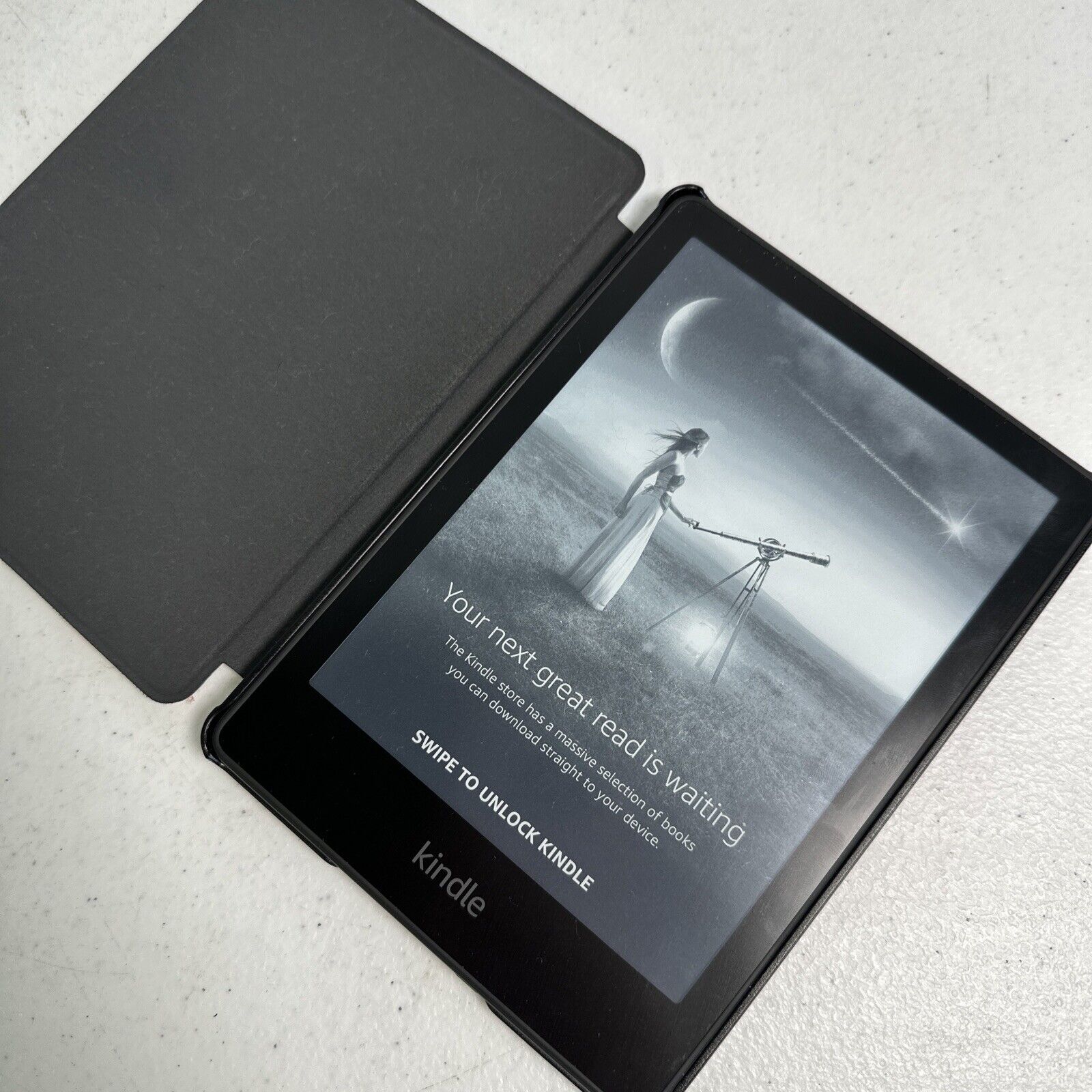 Kindle Paperwhite 11th Generation M2L3EK Bundle With Case
