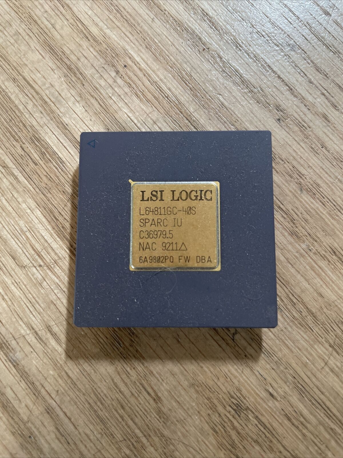 Vintage CPU Sparc Station made by LSI Logic L64811GC-40S gold and ceramic