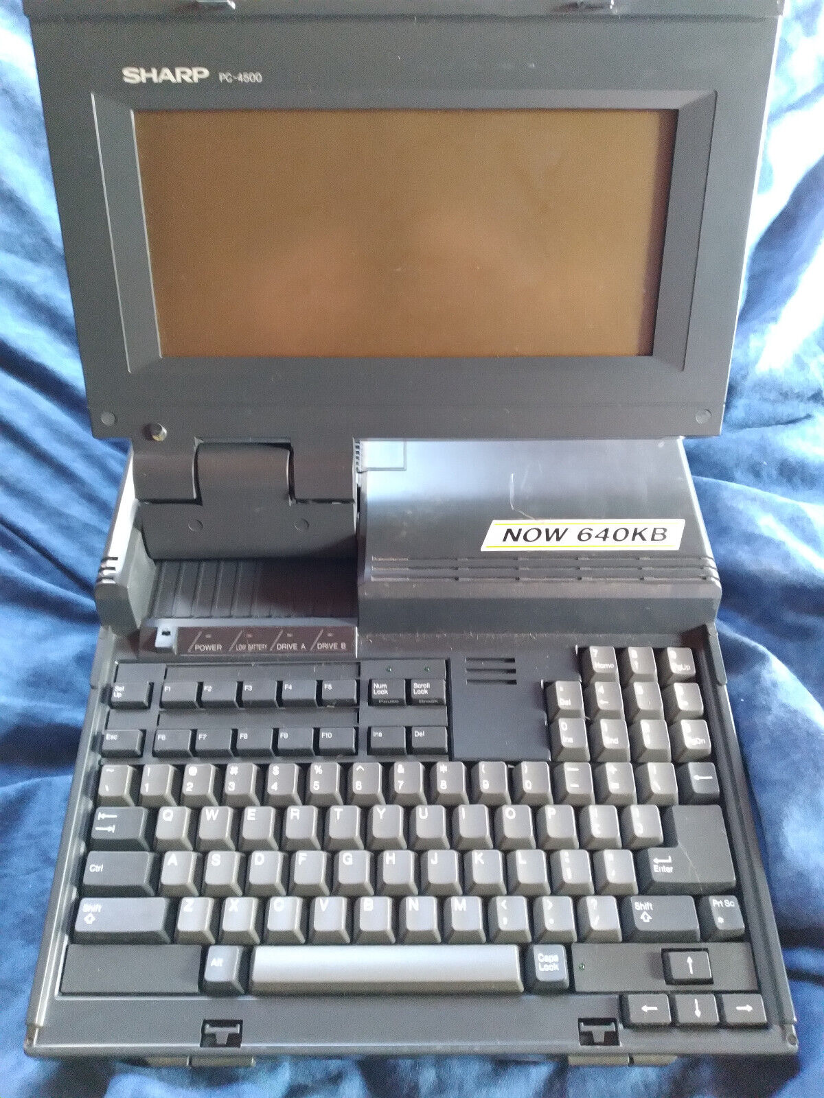 Vintage 1987 Sharp PC-4500 Laptop Computer 640KB TESTED WORKS, NO CORD