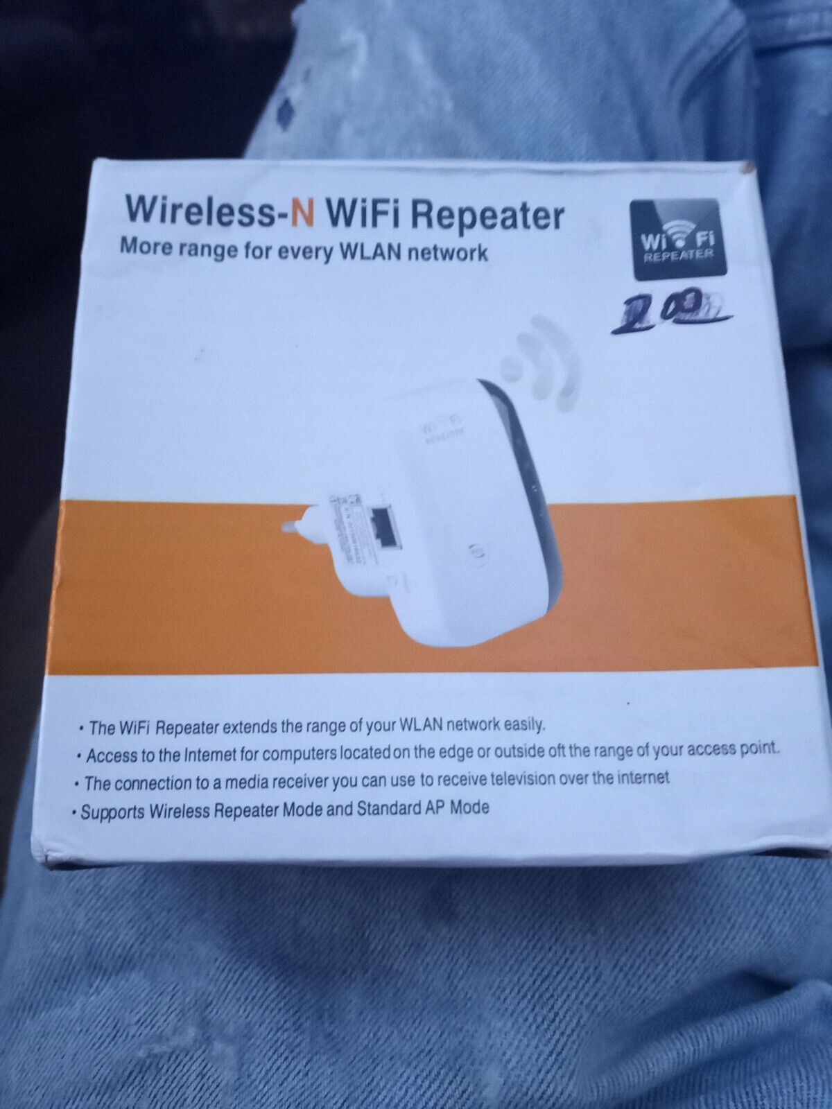Wireless-N Wifi Repeater NEW IN BOX WITH Instructions 