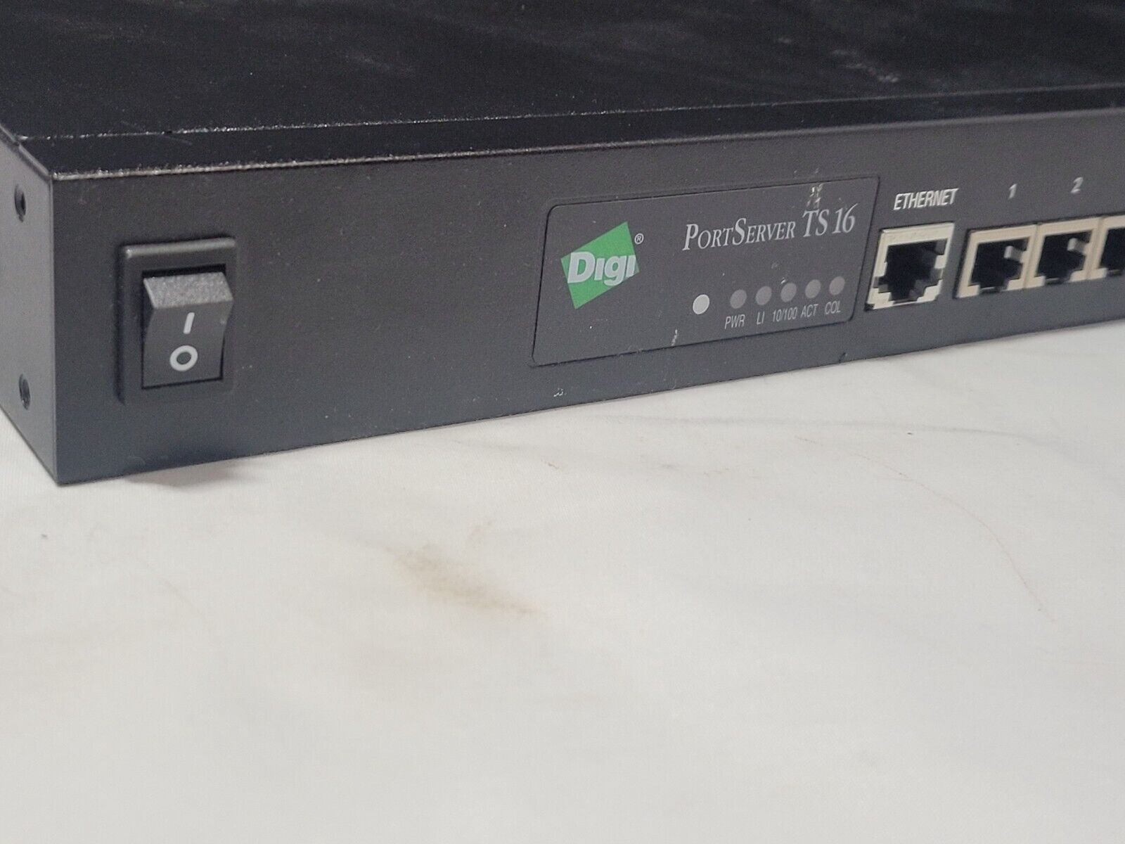 Digi PortServer TS16 Rackmount Terminal Server 50000854-01