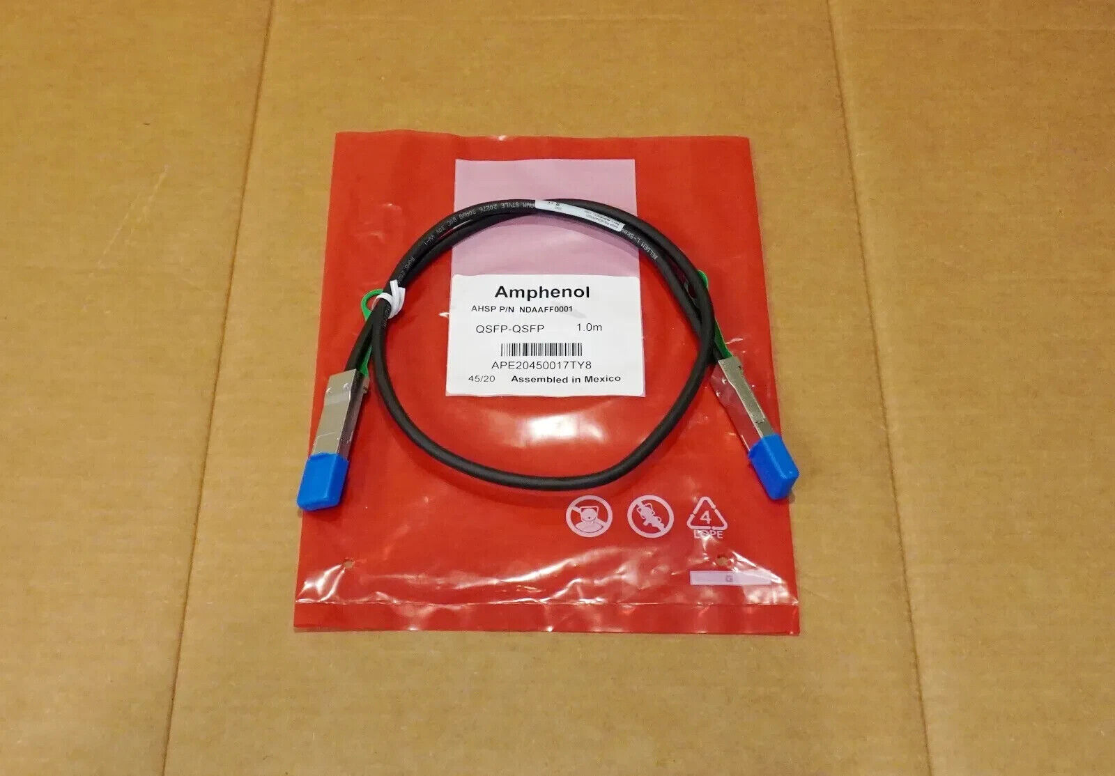 Amphenol QSFP 28 1M 28G 100GbE Passive 30AWG Direct Attach DAC Pluggable Cable