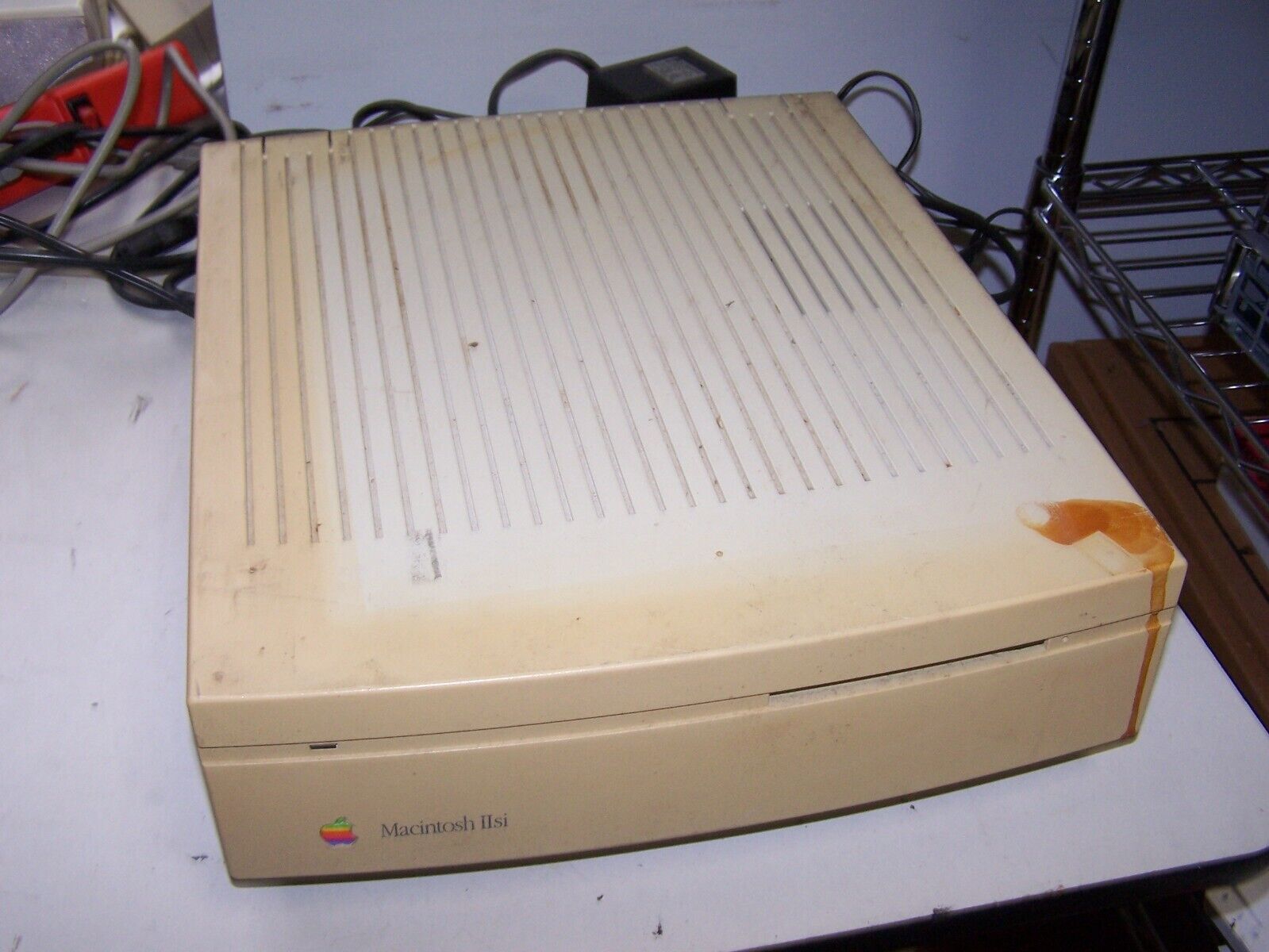 Apple Macintosh IIsi case with logic board SOLD AS IS