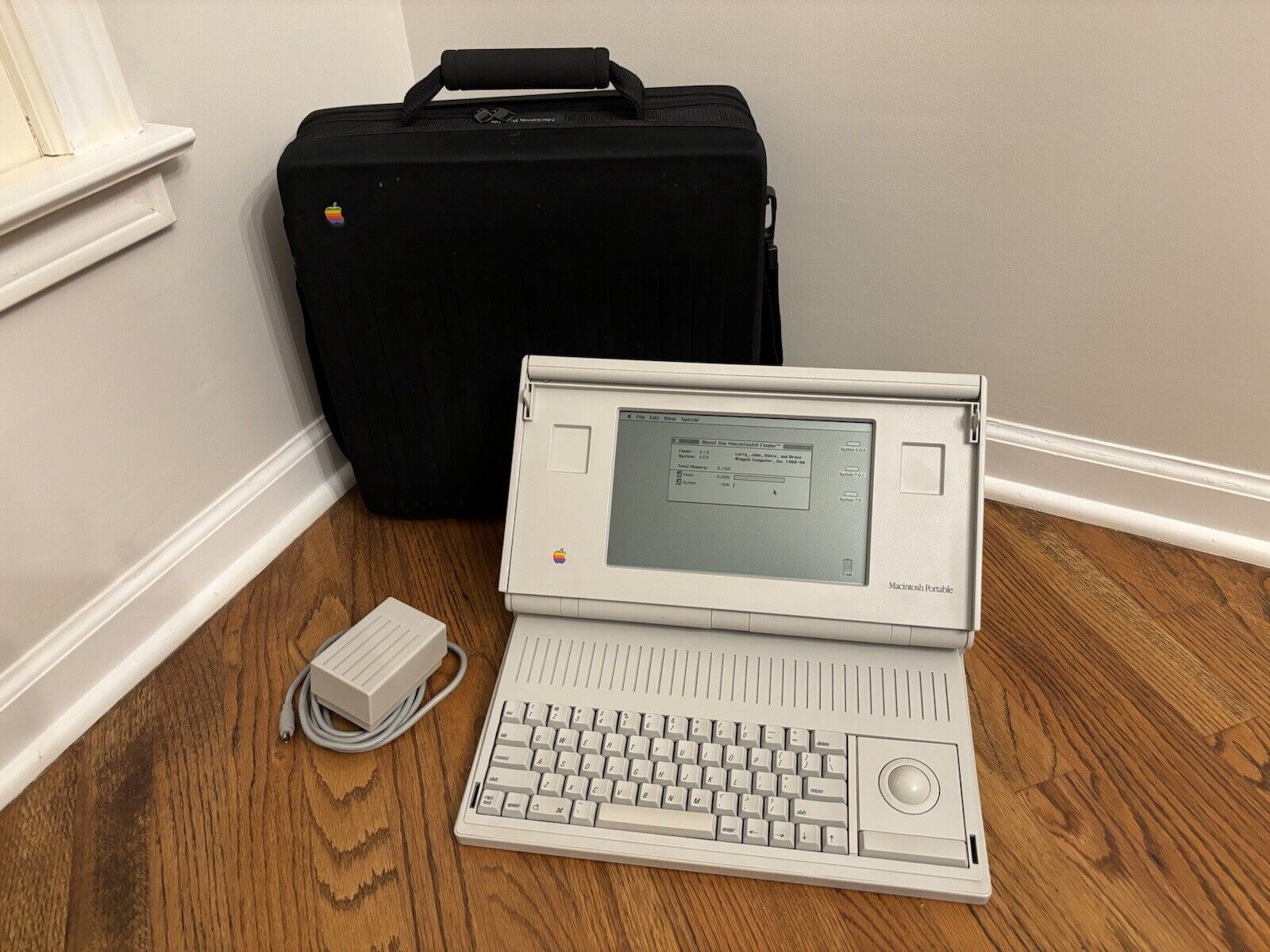 Apple Macintosh Portable 8MB - Recapped & Restored, SCSI SD, New Battery, Wi-Fi