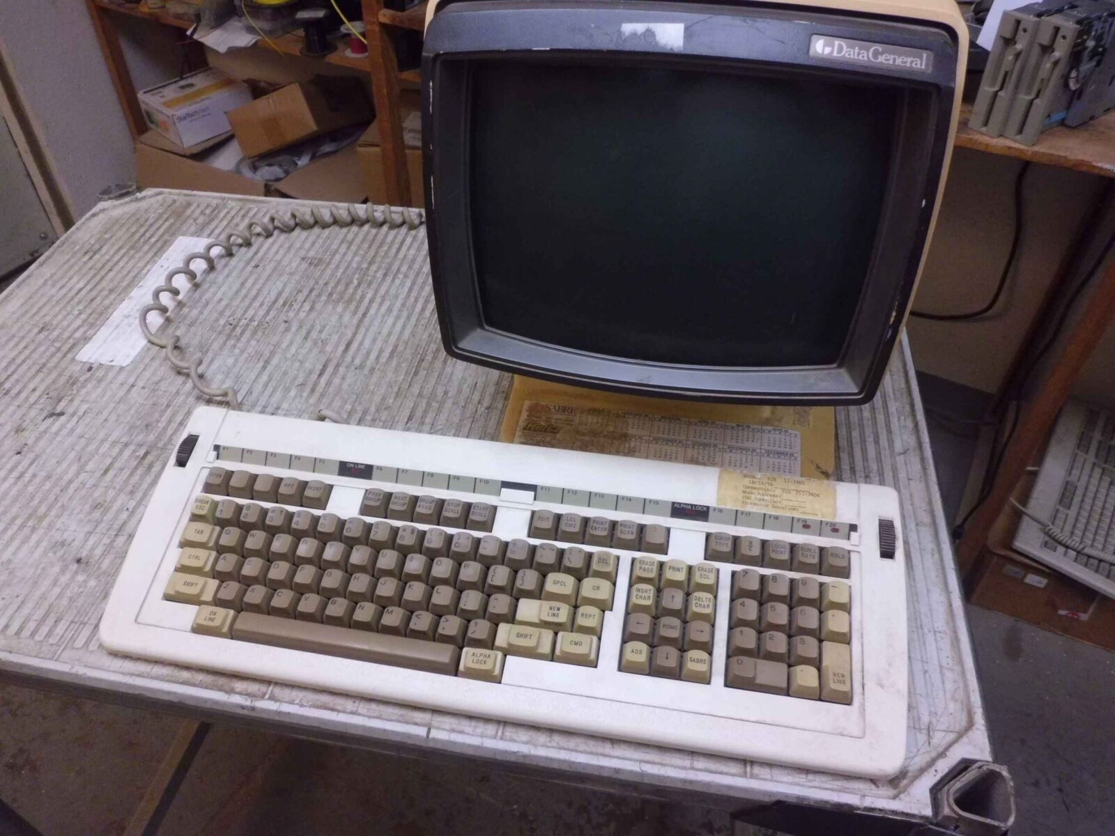 TYPE D210, MODEL 6242, 6242, D210 DATA GENERAL TERMINAL WITH KEYBOARD