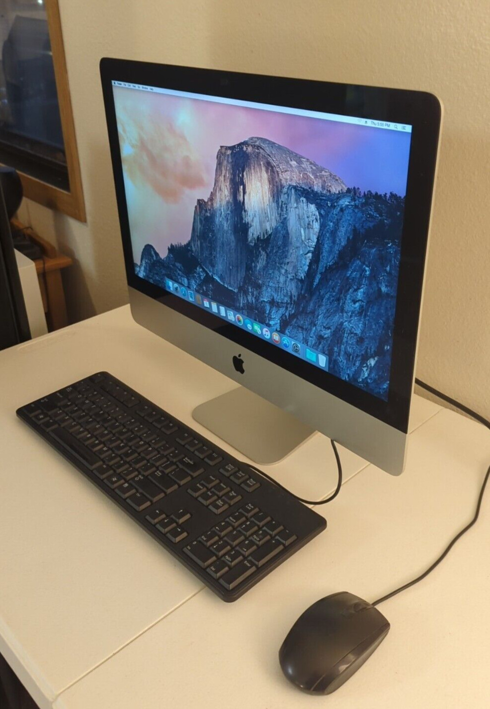 Apple iMac (21.5-Inch Late 2013) 2.7GHz Intel Core i5, 1.1 TB Fusion, 8GB Memory