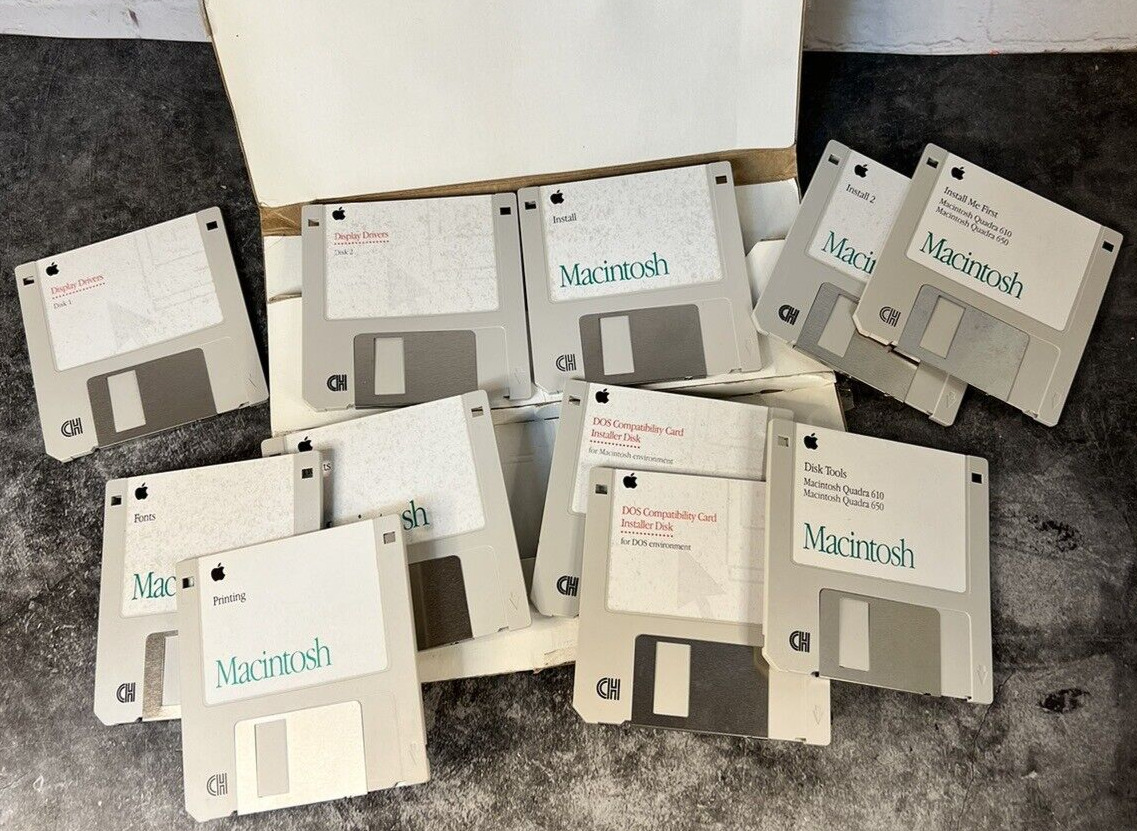Vintage APPLE MACINTOSH QUADRA 610, 650 System and Display Software, 11 Disks