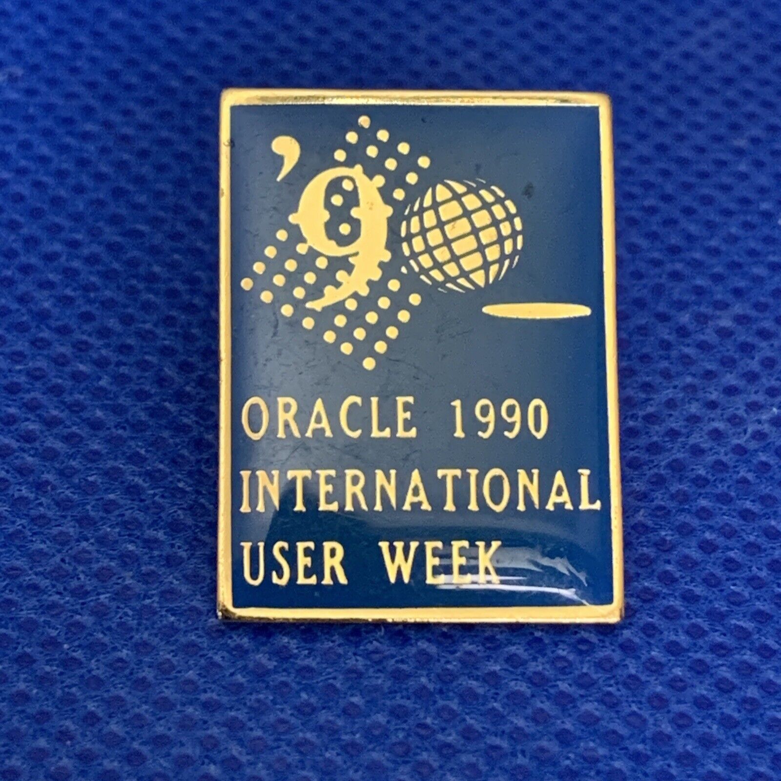 Oracle 1990 International User Week Badge Pin Rare Vintage Original
