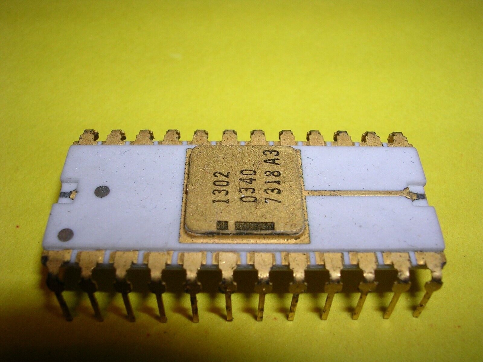 Intel 1302 (C1302) in White Ceramic Package - Extremely Rare