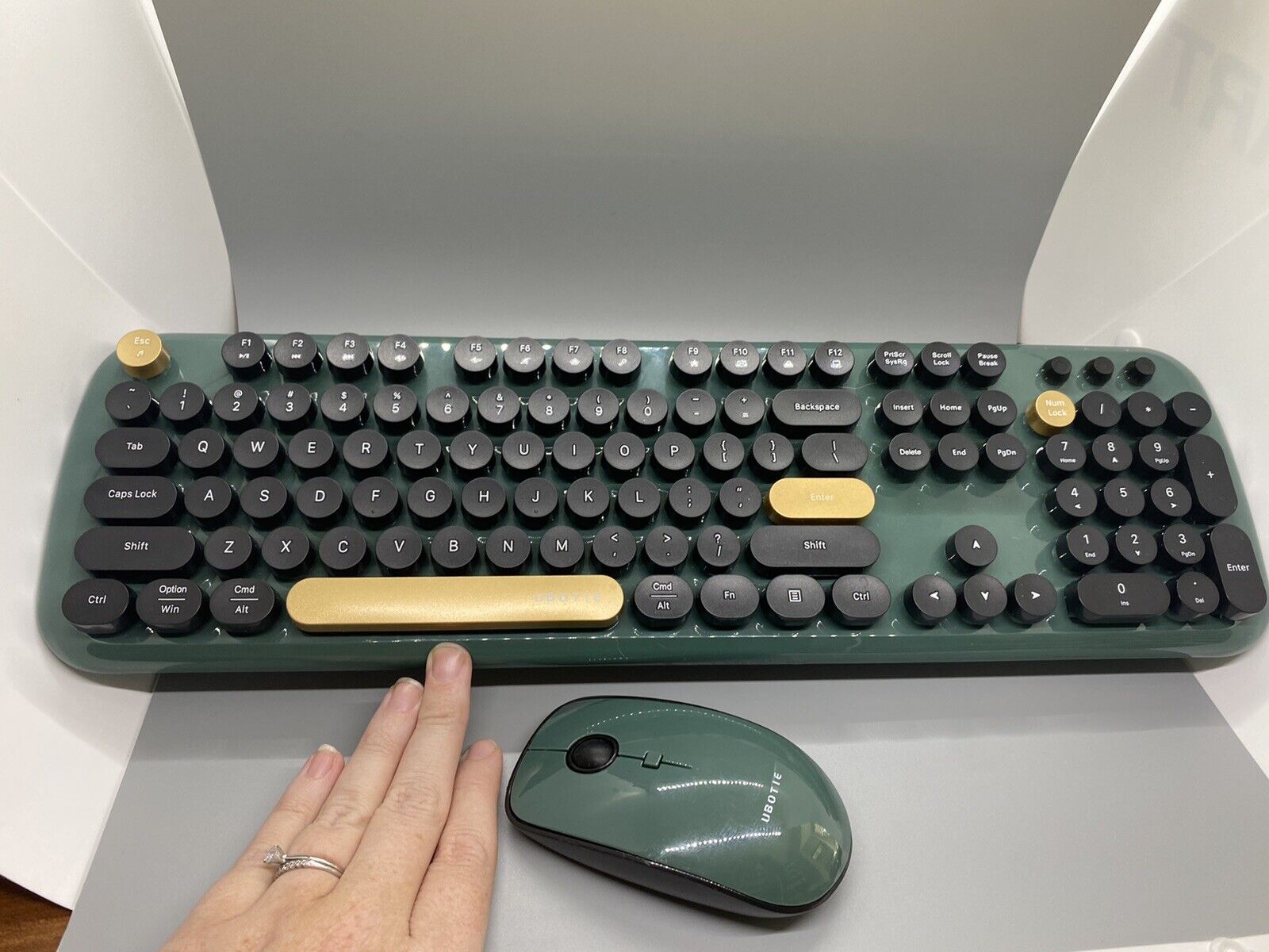 UBOTIE Green Gold Computer Wireless Keyboard Mouse Combo Typewriter Flexible