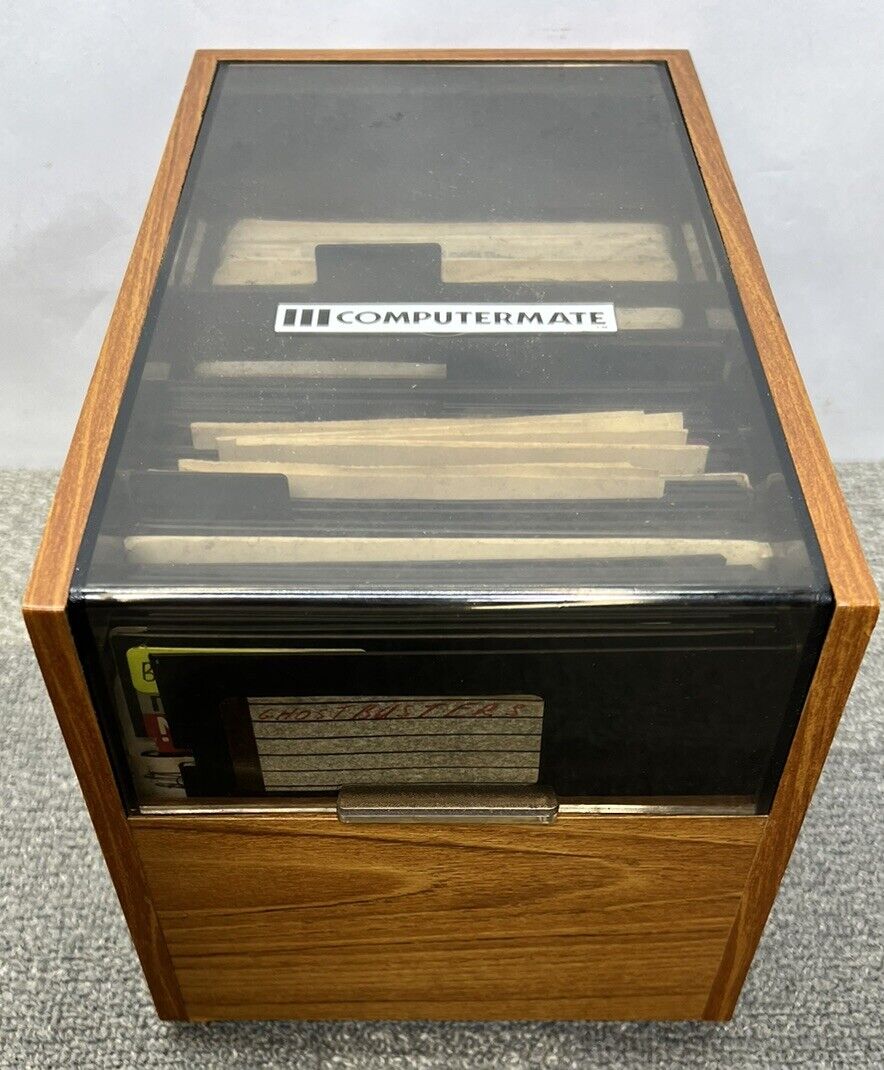 Vintage Computer Mate Disk Holder W/ 30 5.25 5-1/4 Floppy Disk Commodore