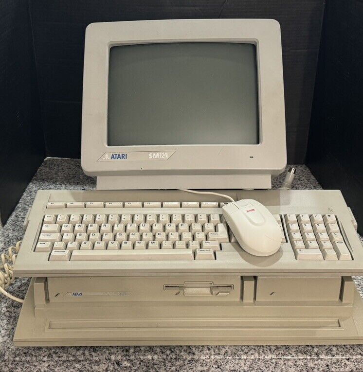 Atari Mega STE System - 4MB RAM, 40MB SCSI, 2.06 TOS, Keyboard, Mouse, Monitor