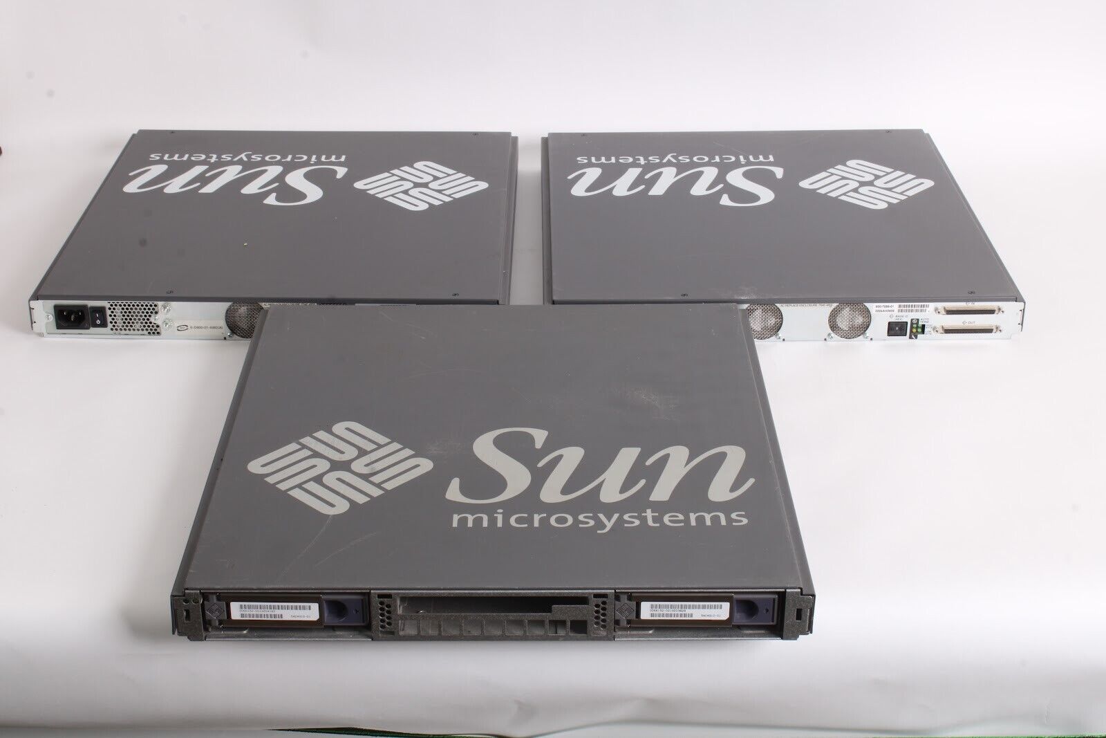 Sun Netra T1 105 With 2x StorEdge S1 Disk Arrays 600-6528-01 / 600-7286-01