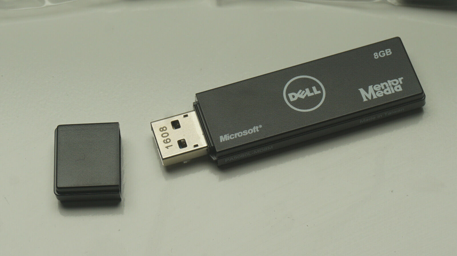 Dell Windows 7 Home Premium SP1, OS Recovery Restore Media USB Stick 8GB, 64Bits