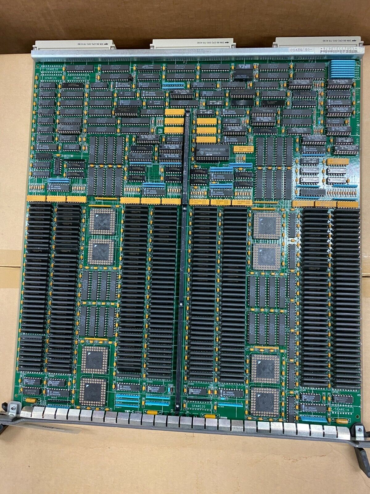 Old SUN Board  with lots of 1990 made chips. 501-1333 Vintage for Collection