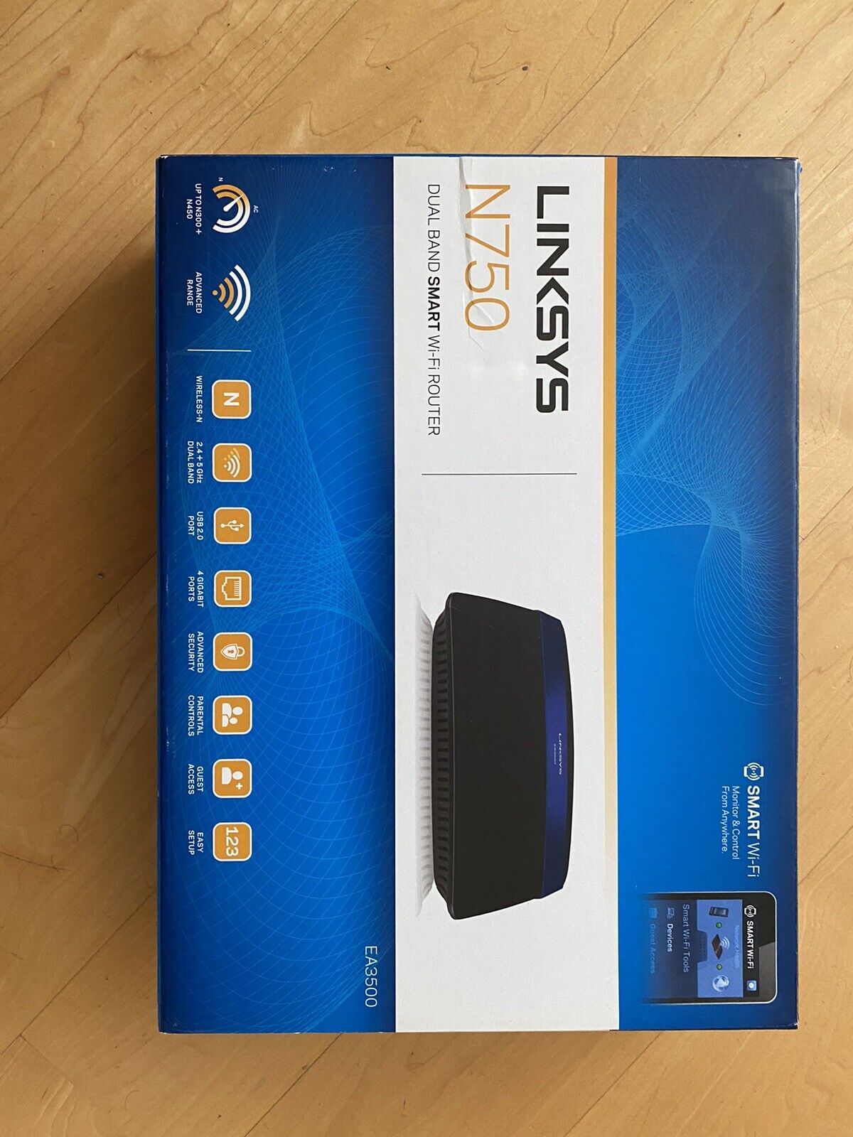 LINKSYS N750 Dual Band Smart WiFi Router. New, bundled w/ free USB Adapter