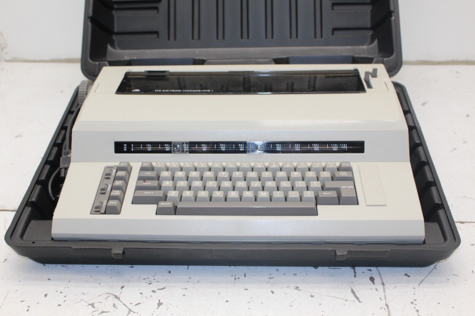 Sears The Electronic Communicator 1 Electric Typewriter w/Case Parts/Repair