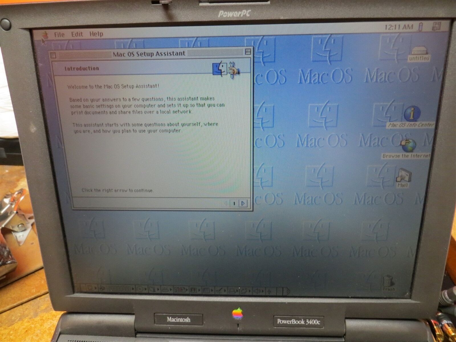 Apple Macintosh PowerBook 3400c PowerPC 240MHz 144MB 3GB HD macOS 8.1 - VST Zip 