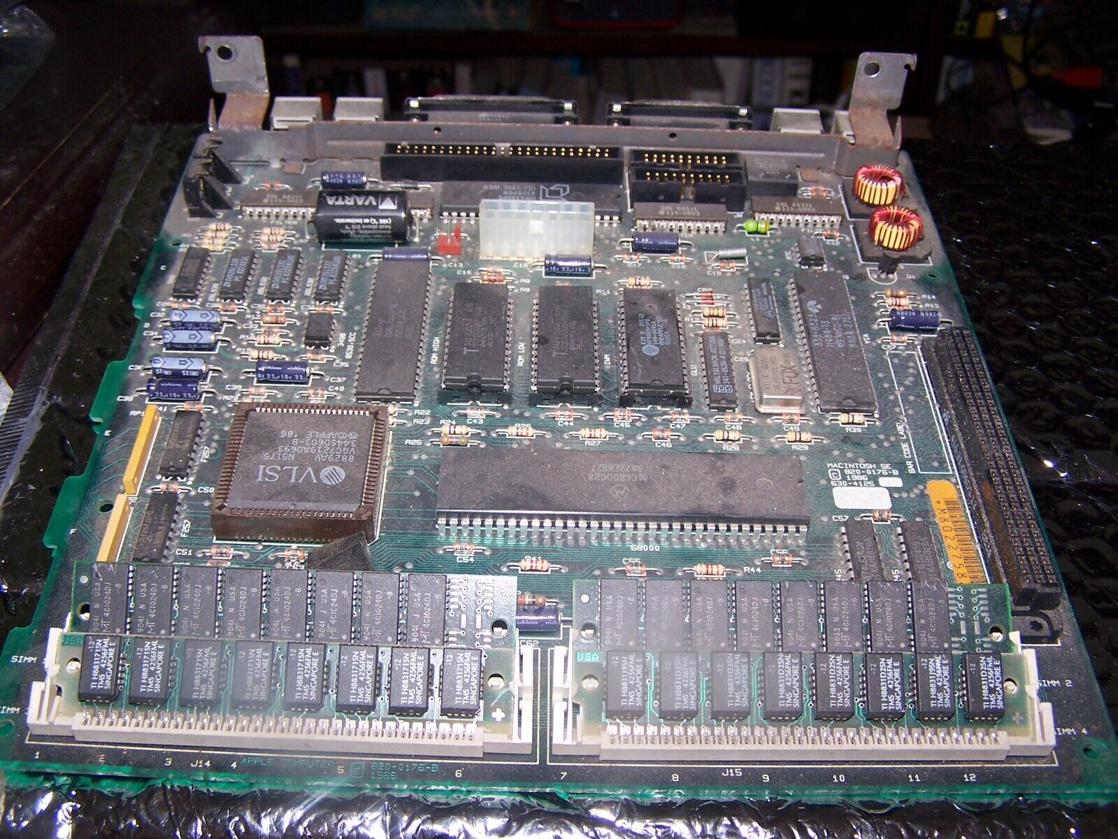 Apple Macintosh SE 800K Logic Board with 2.5MB RAM P/N 820-01776-B & 630-4125