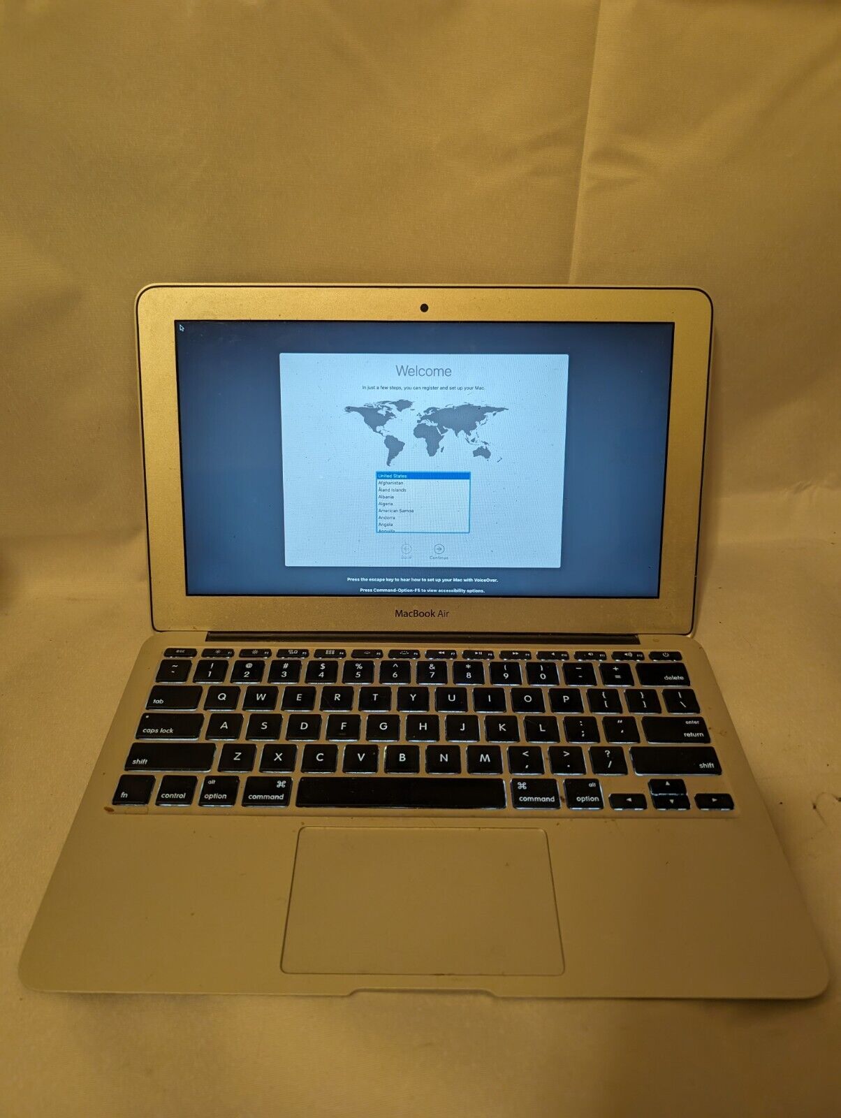 Apple Macbook Air Laptop Notebook 11 Inch A1465 Core i5 4GB RAM 128GB SSD Silver