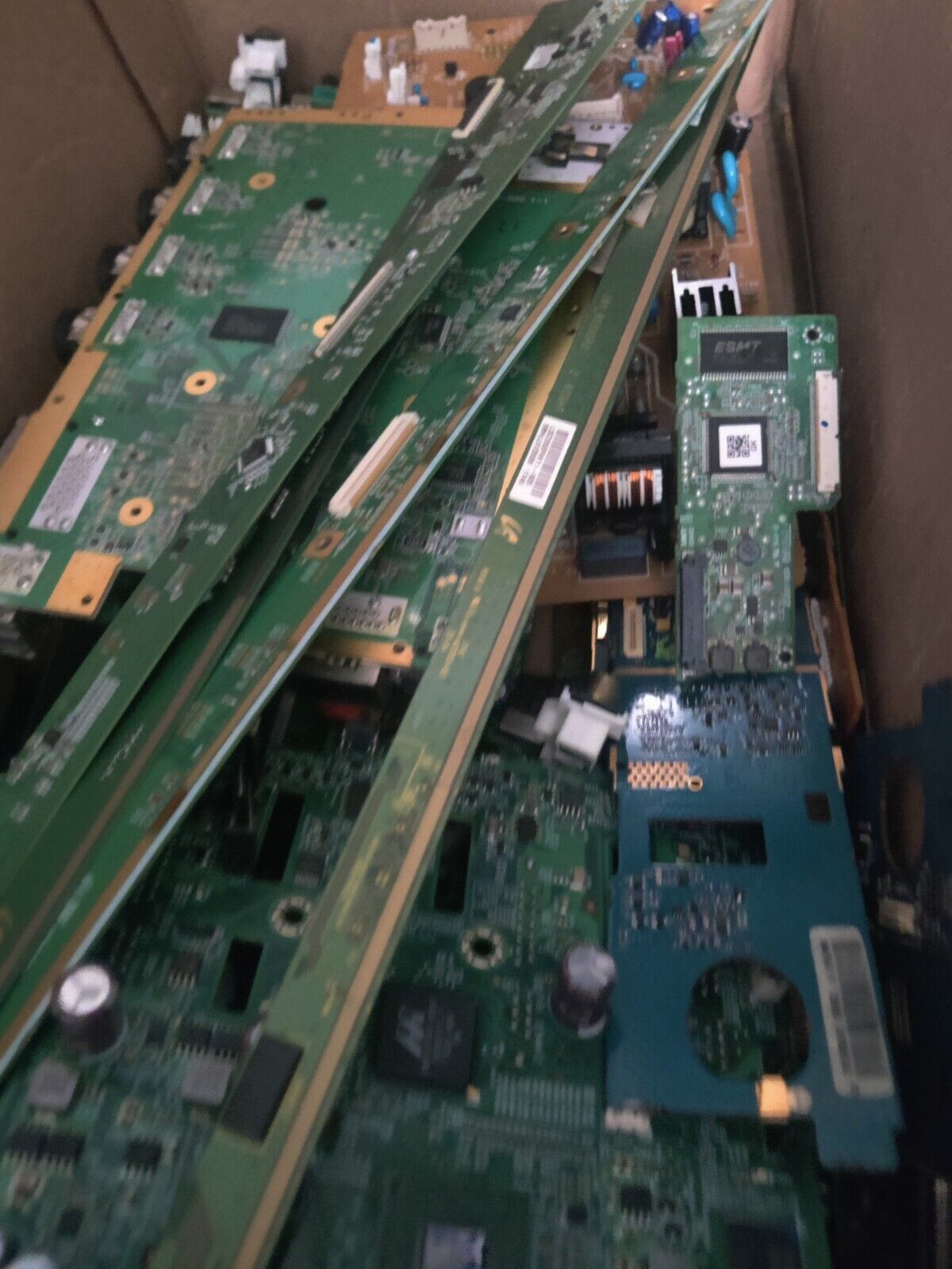 Lot of about 7.5 Lbs+ printed circuit boards Scrap  Gold and Silver Recovery Wii