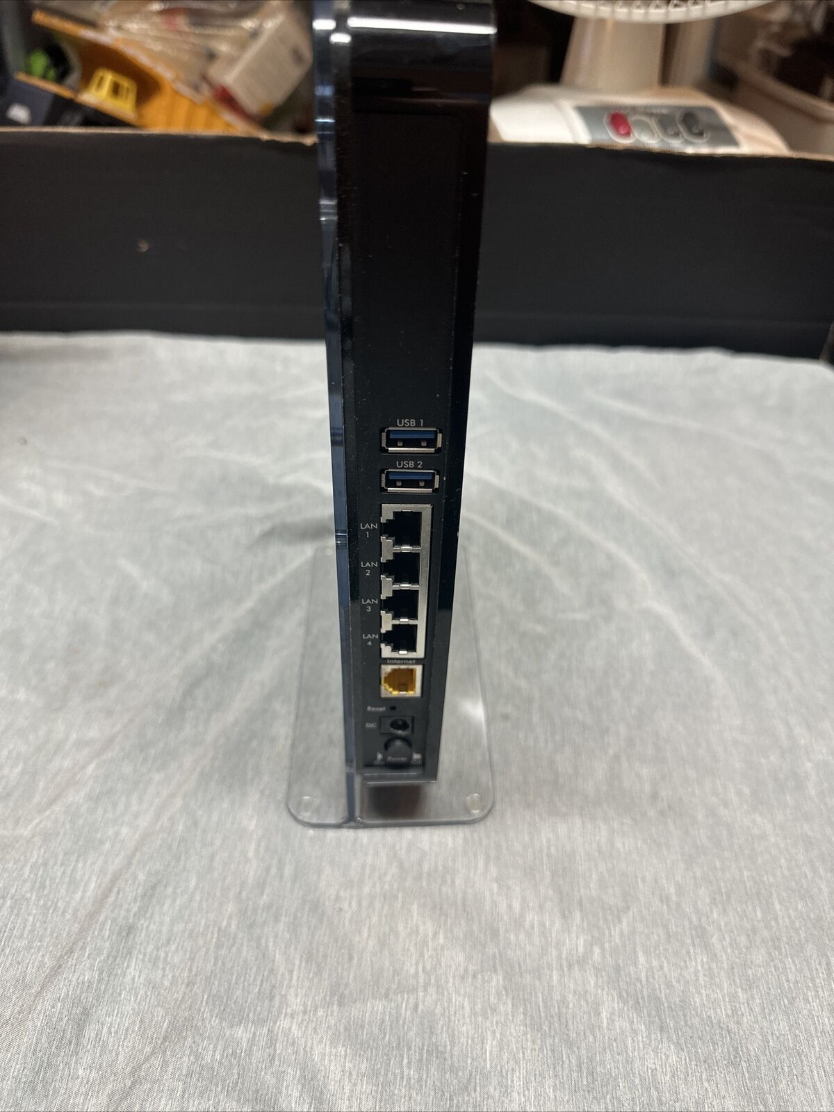 NETGEAR WNDR4500 N900 Dual Band 4-Port Wi-Fi Gigabit Router 